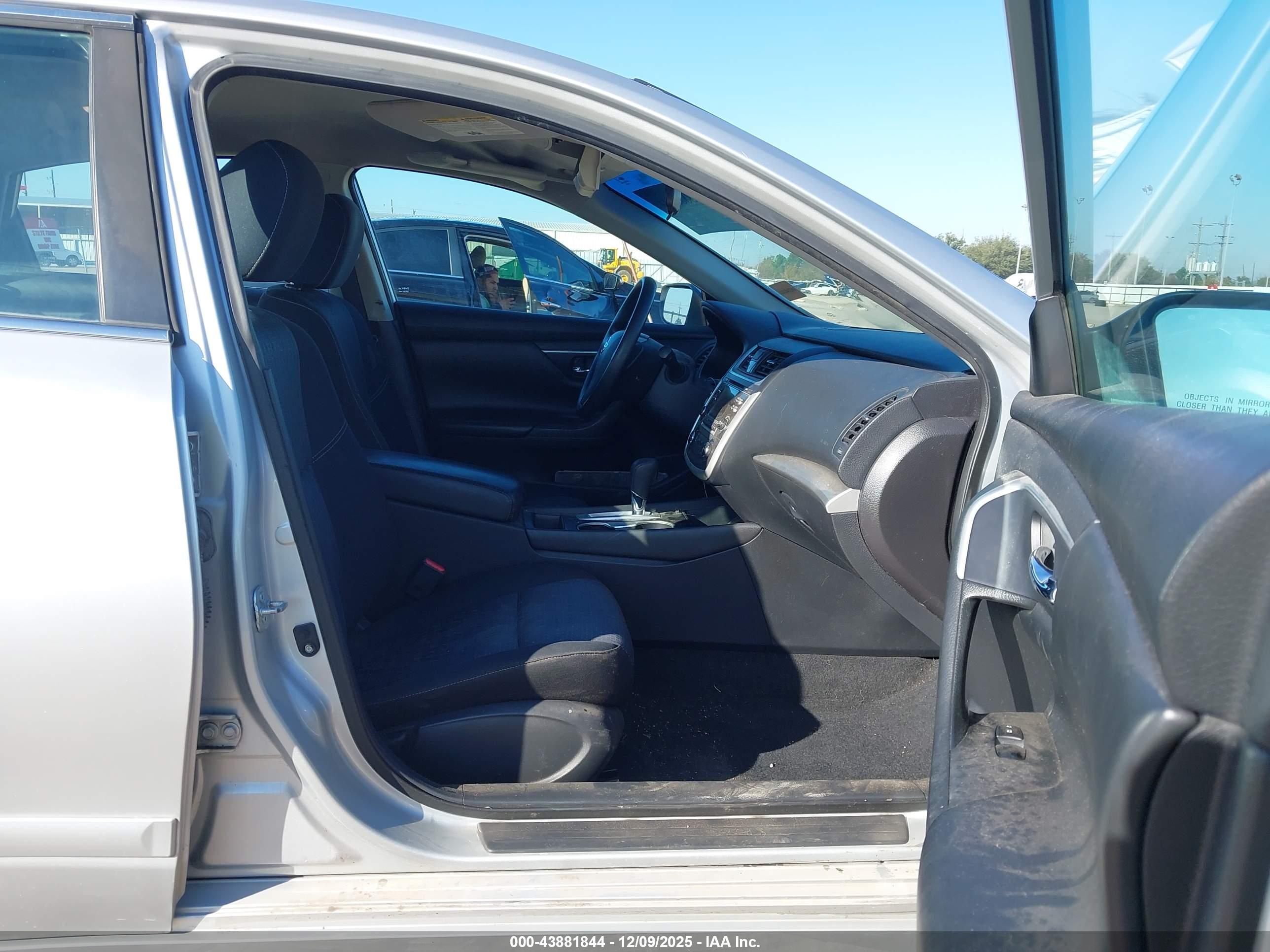 NISSAN ALTIMA image 5