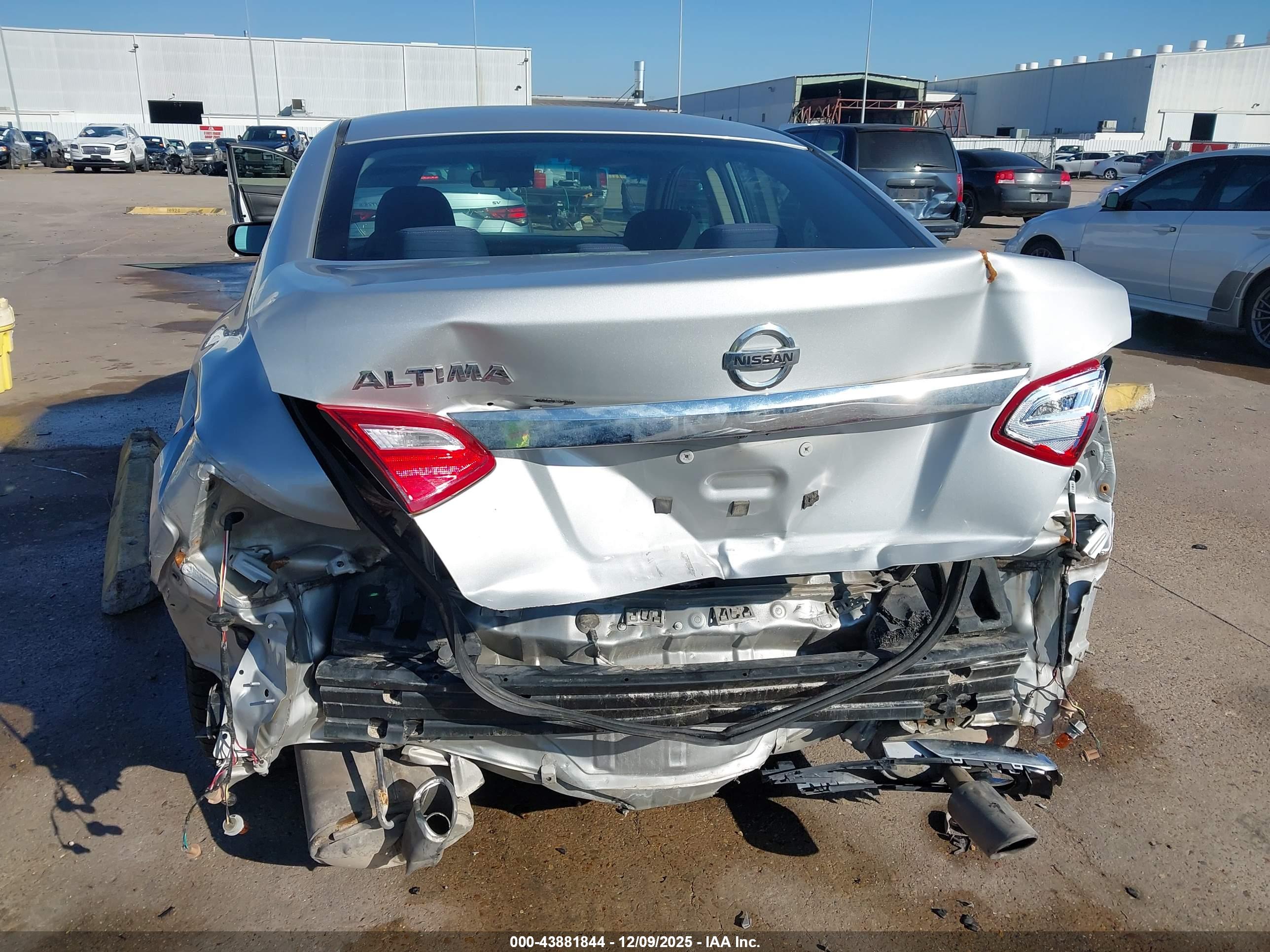 NISSAN ALTIMA image 6