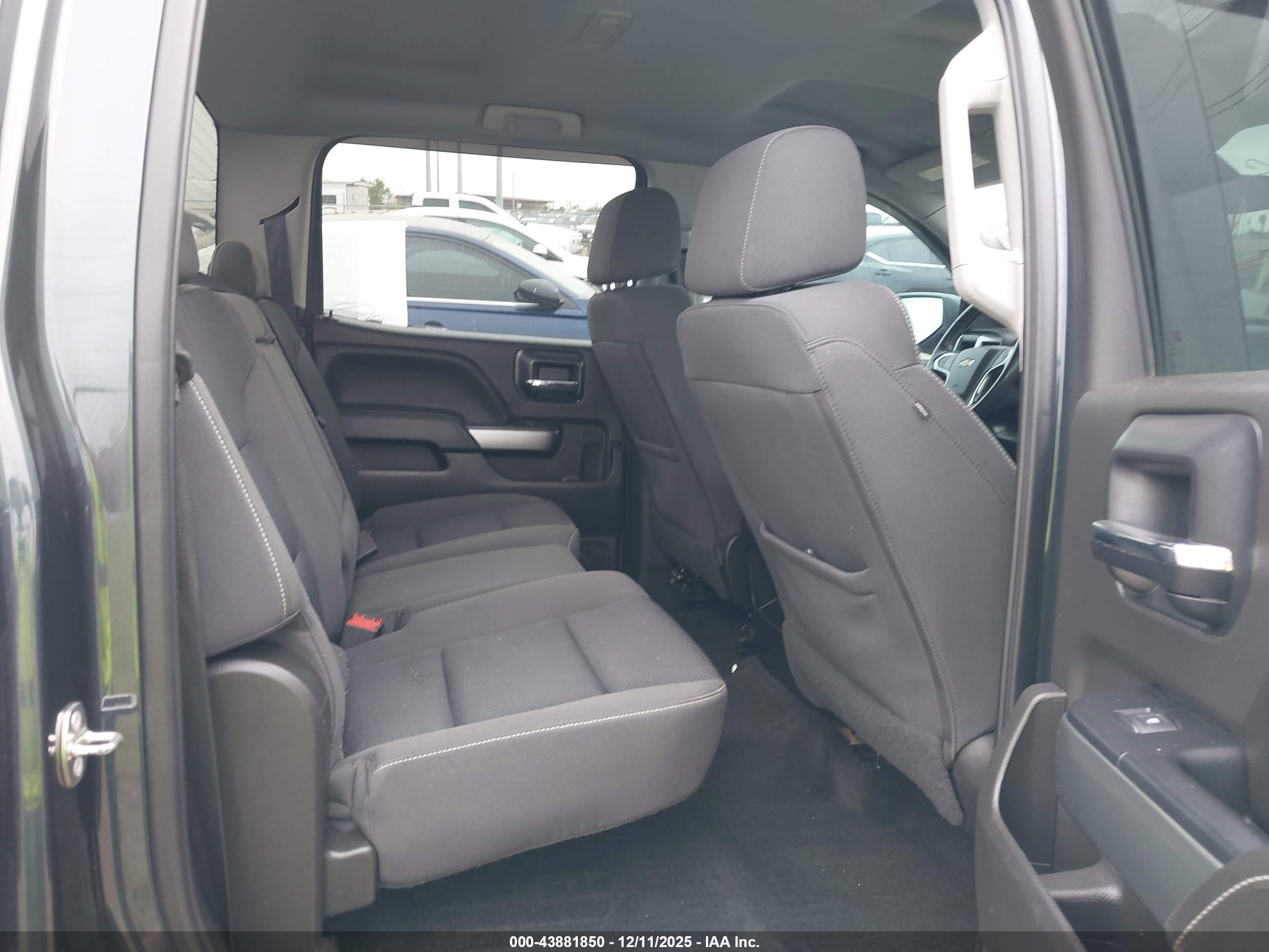 CHEVROLET SILVERADO image 8