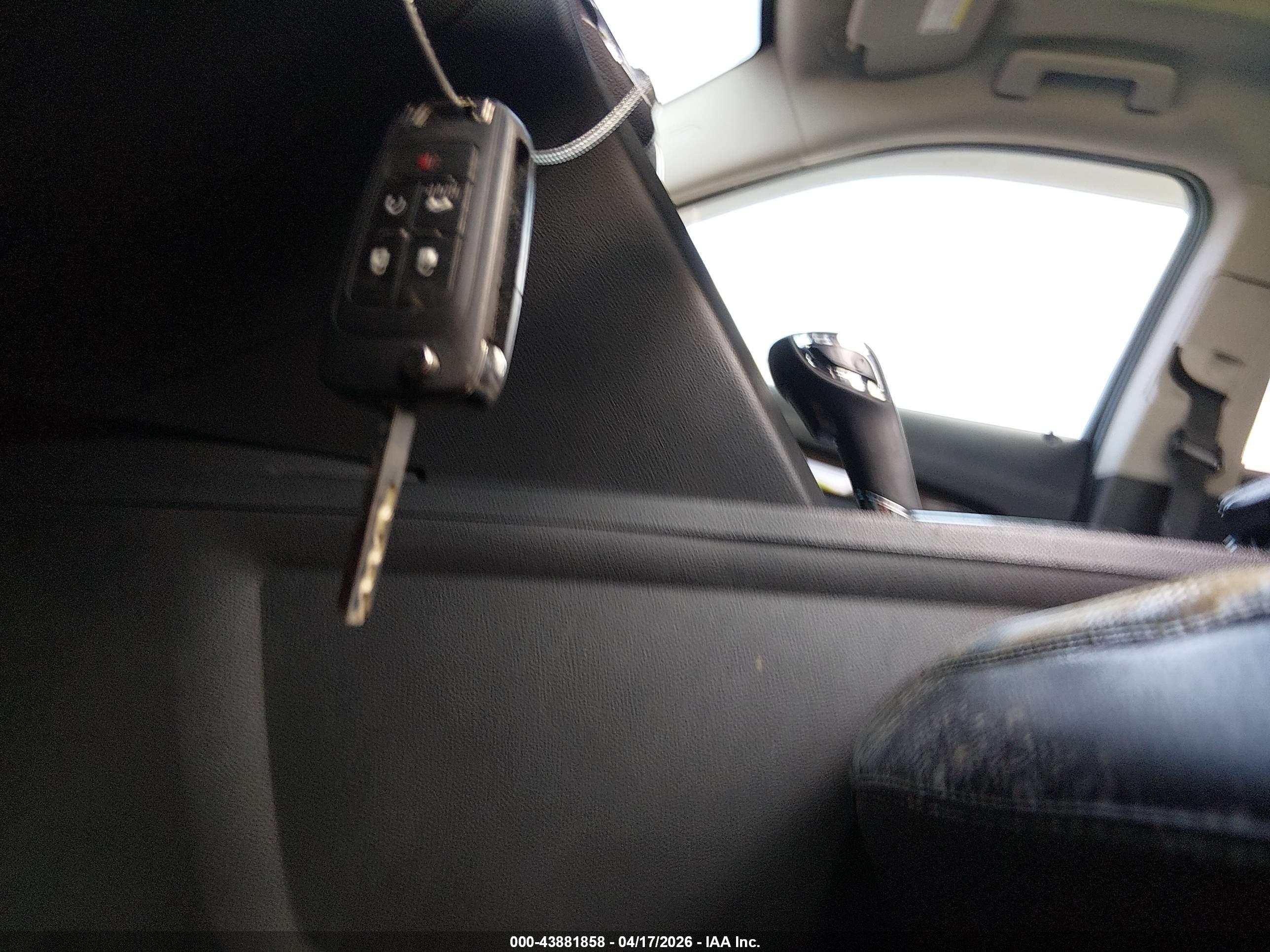 GMC TERRAIN image 11