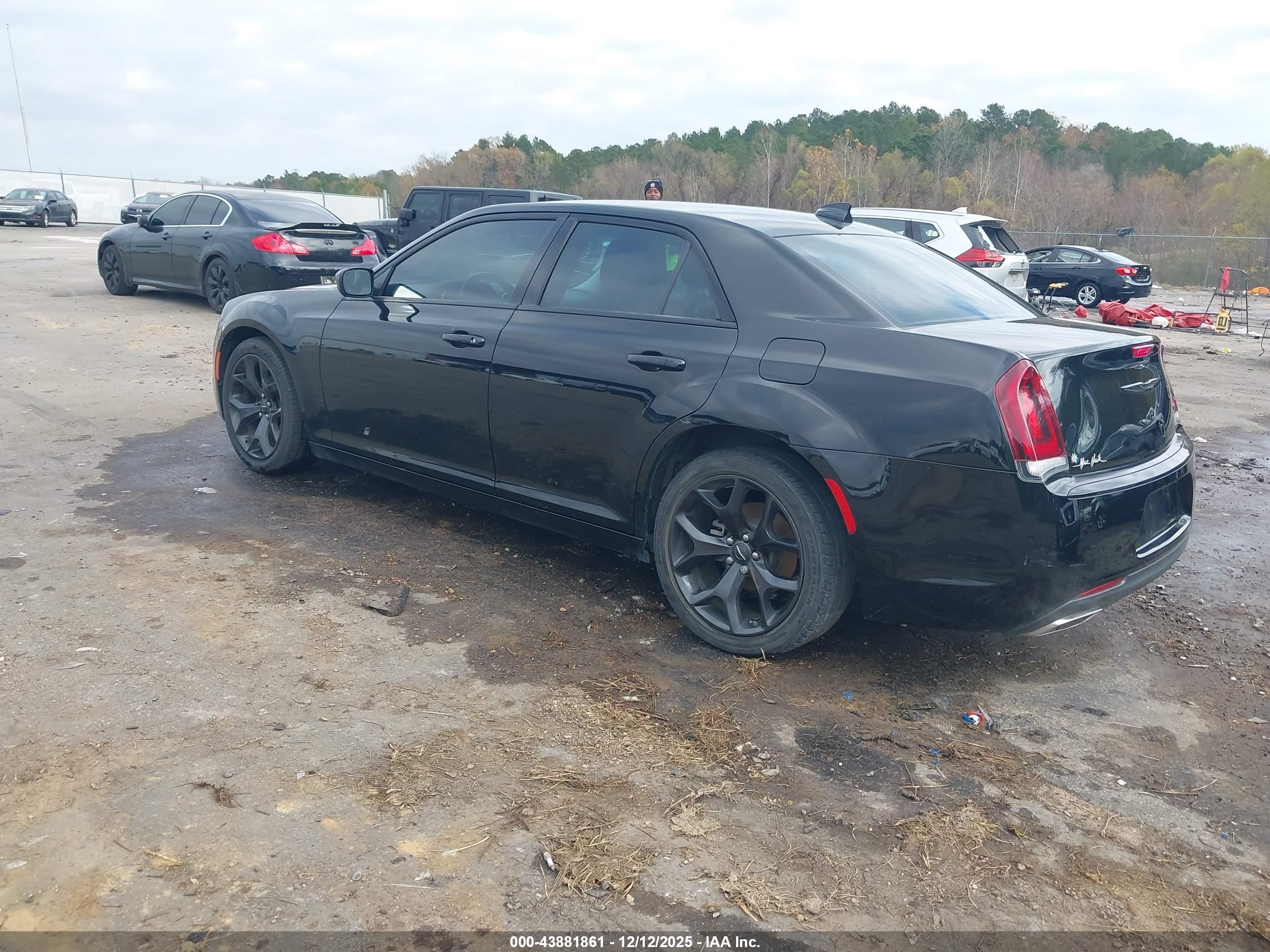 CHRYSLER 300 image 3
