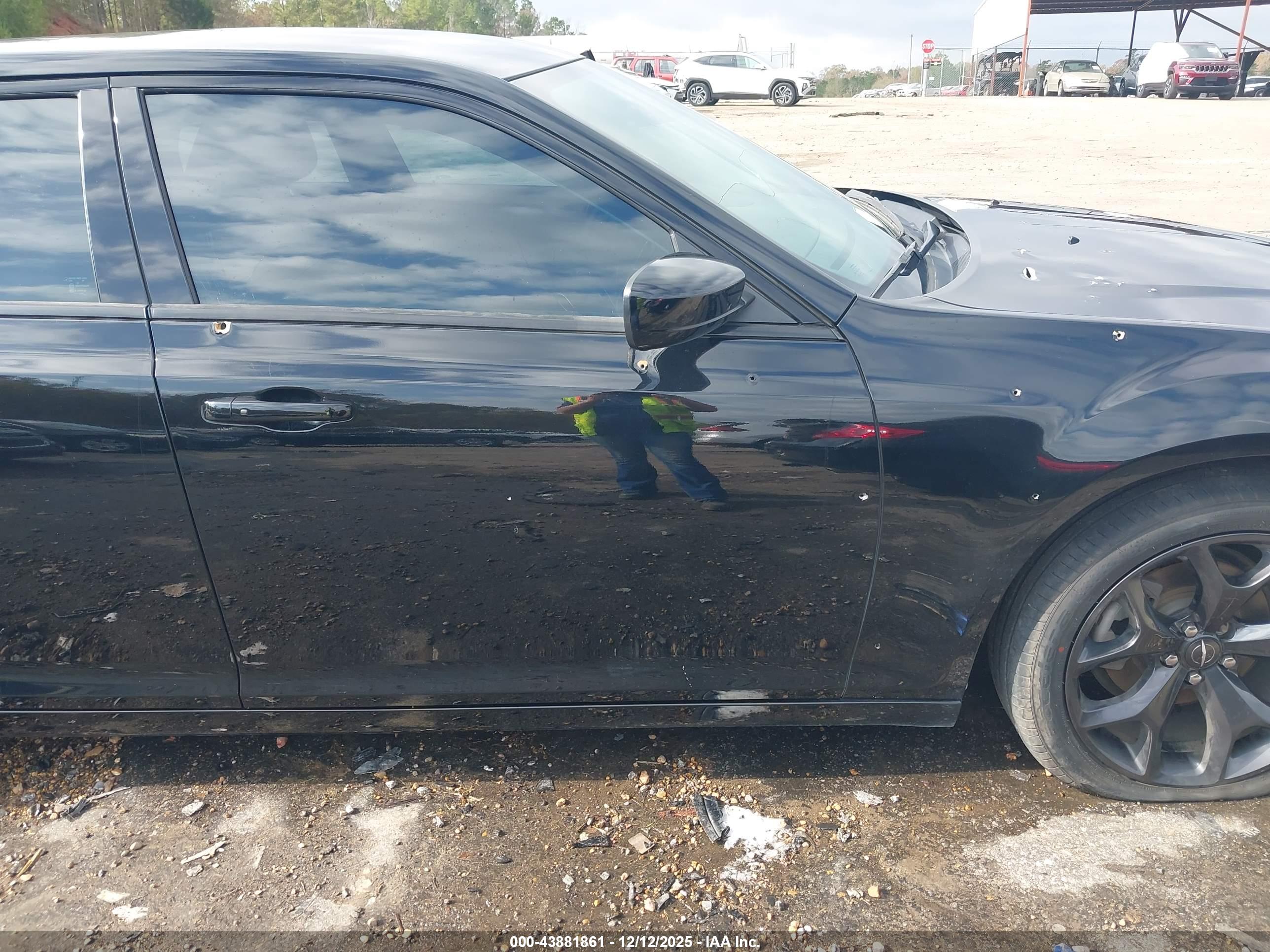 CHRYSLER 300 image 6