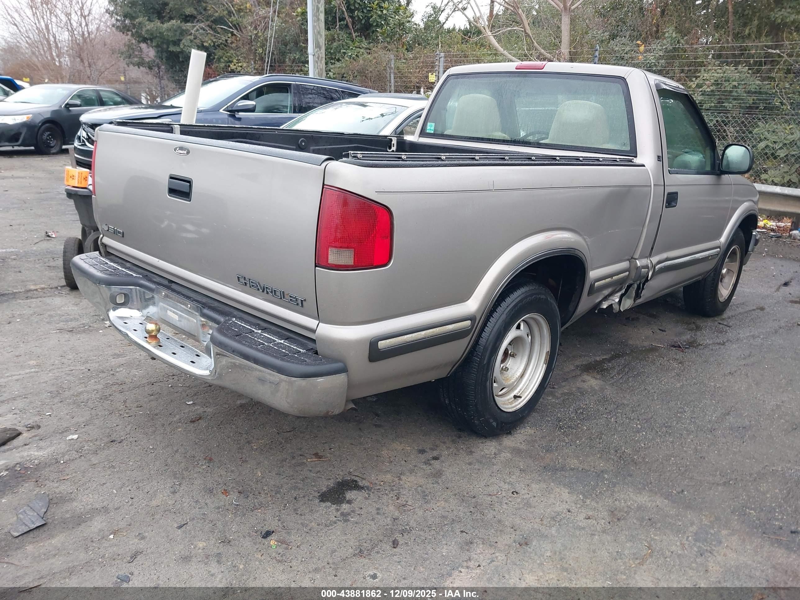 CHEVROLET S-10 image 4