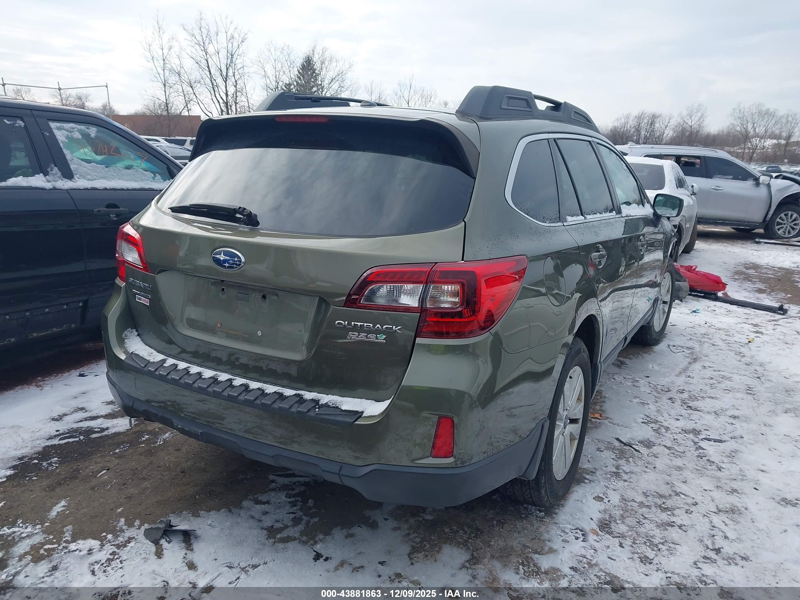 SUBARU OUTBACK image 4