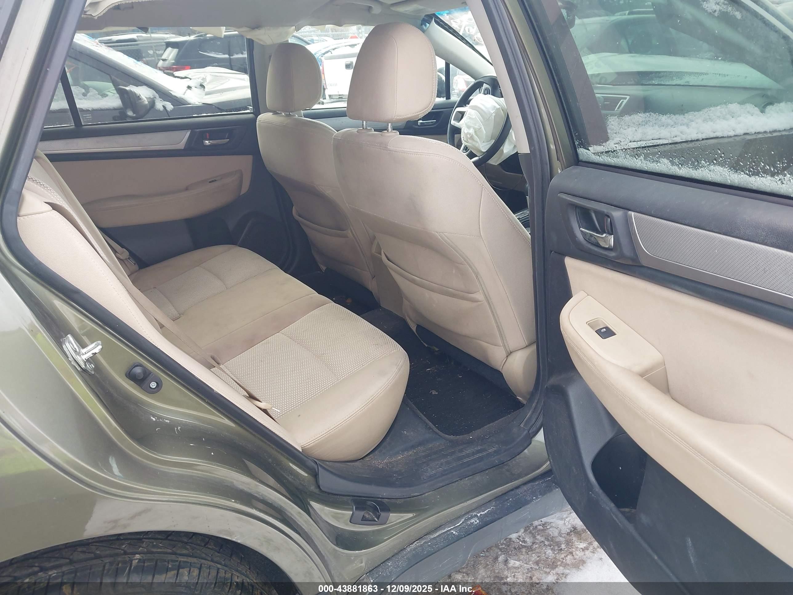 SUBARU OUTBACK image 8