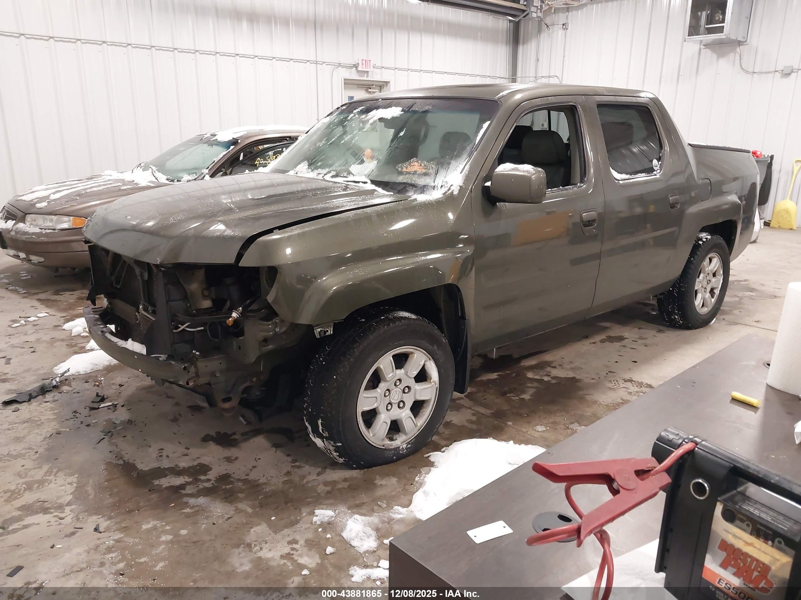 HONDA RIDGELINE image 2