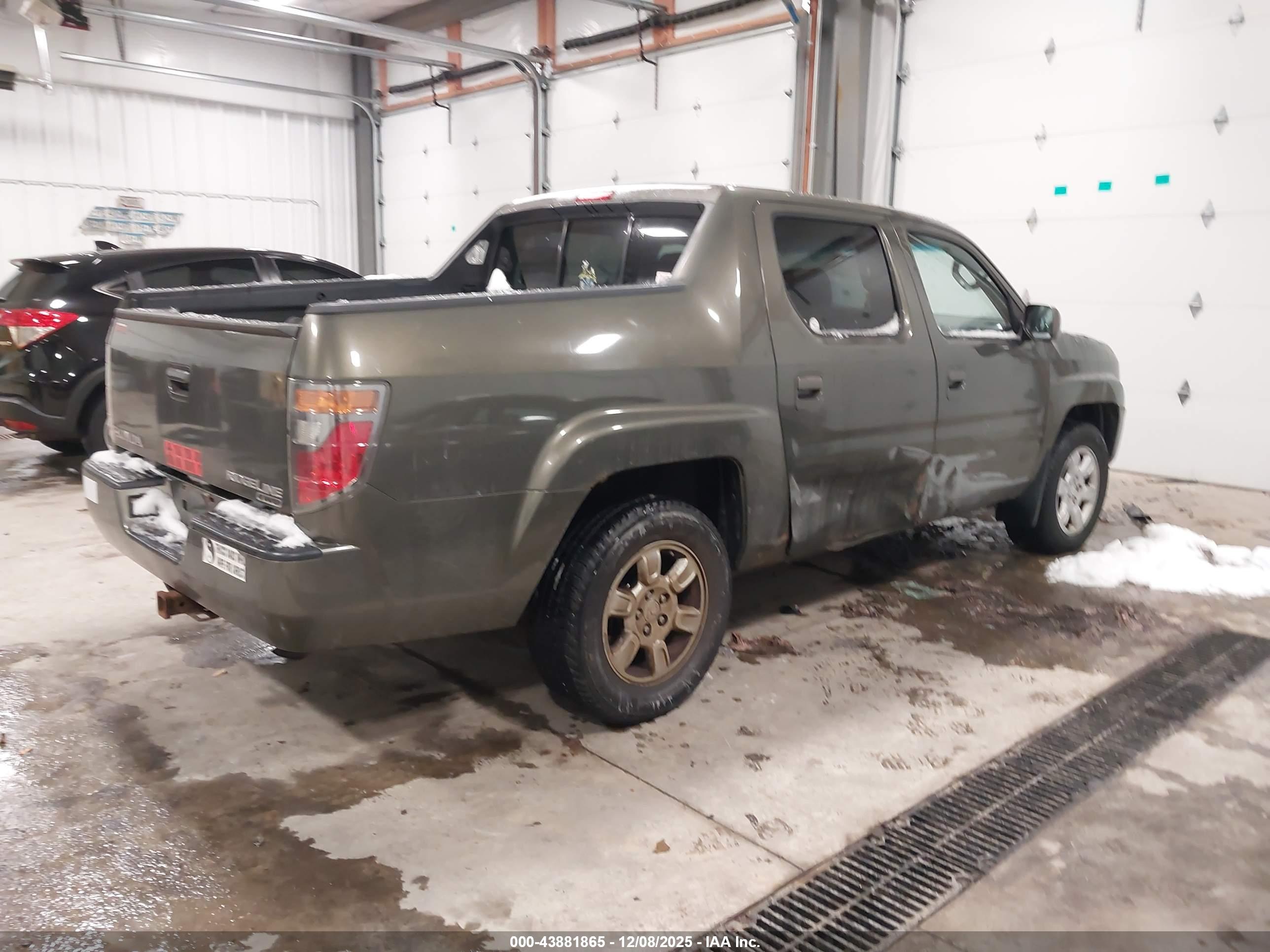 HONDA RIDGELINE image 4