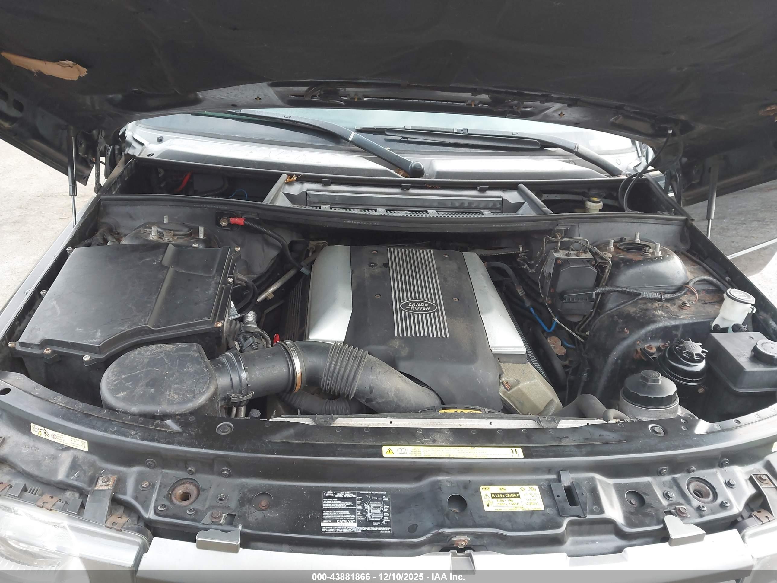 LAND ROVER image 10