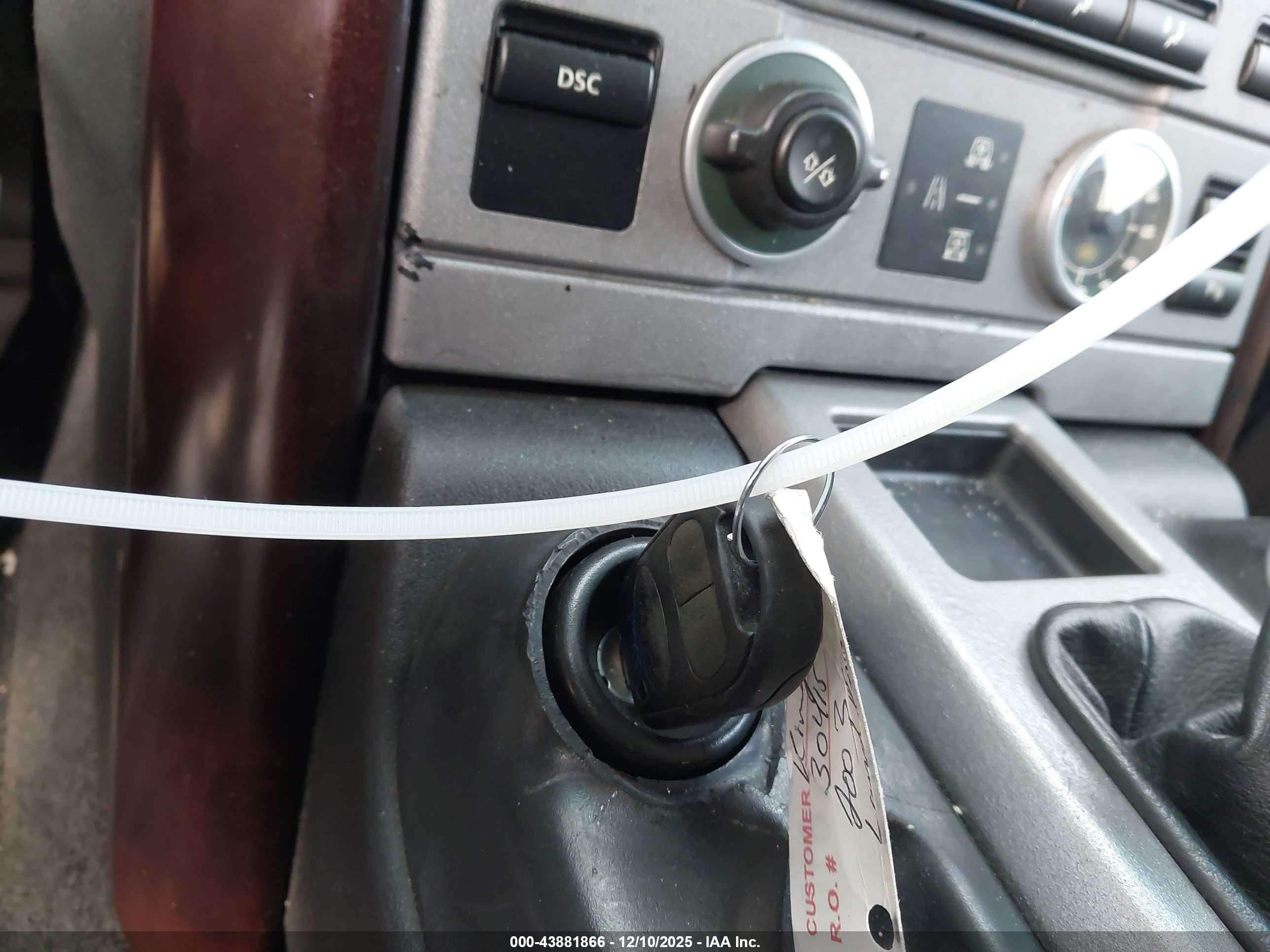LAND ROVER image 11