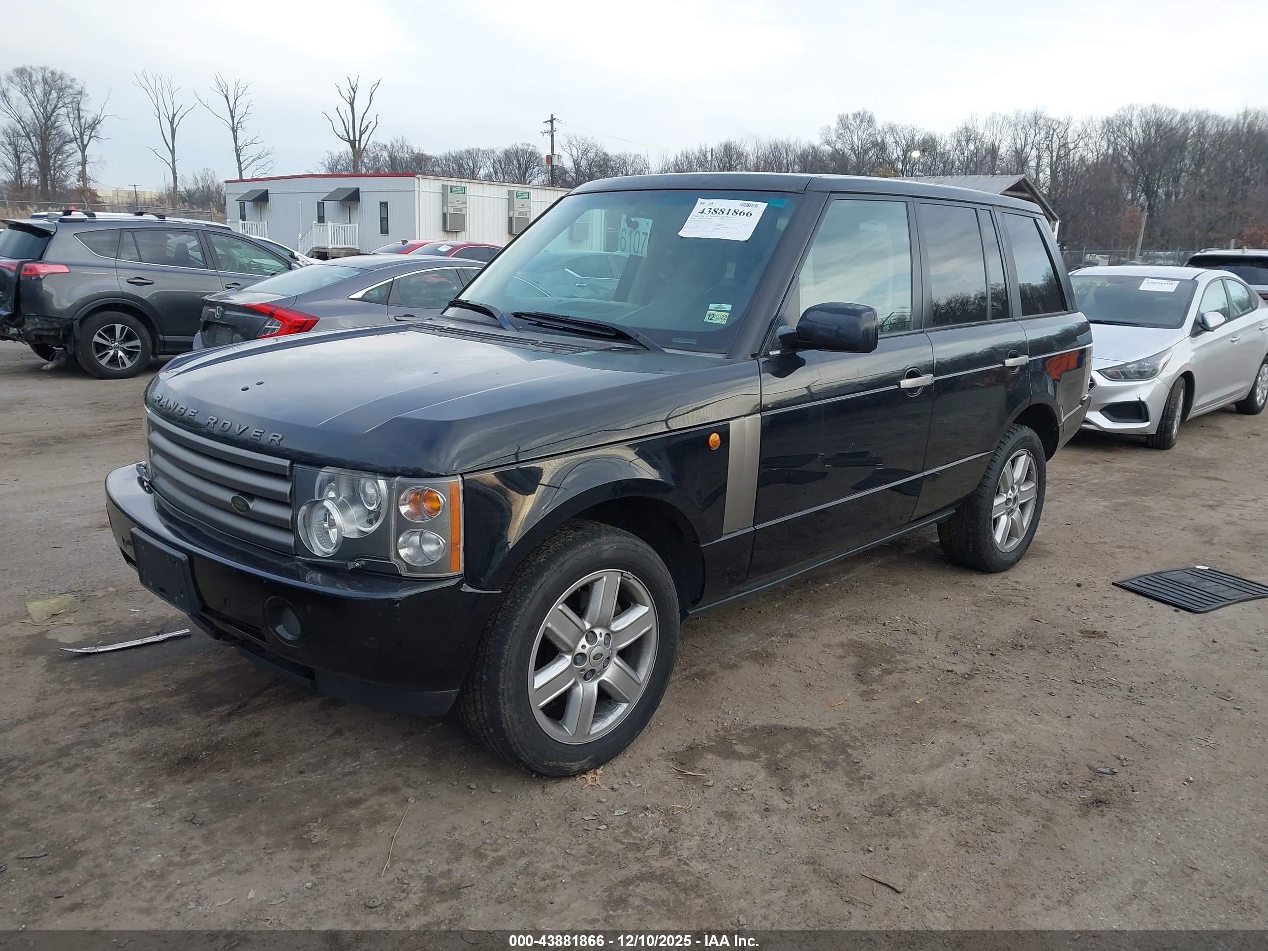 LAND ROVER image 2