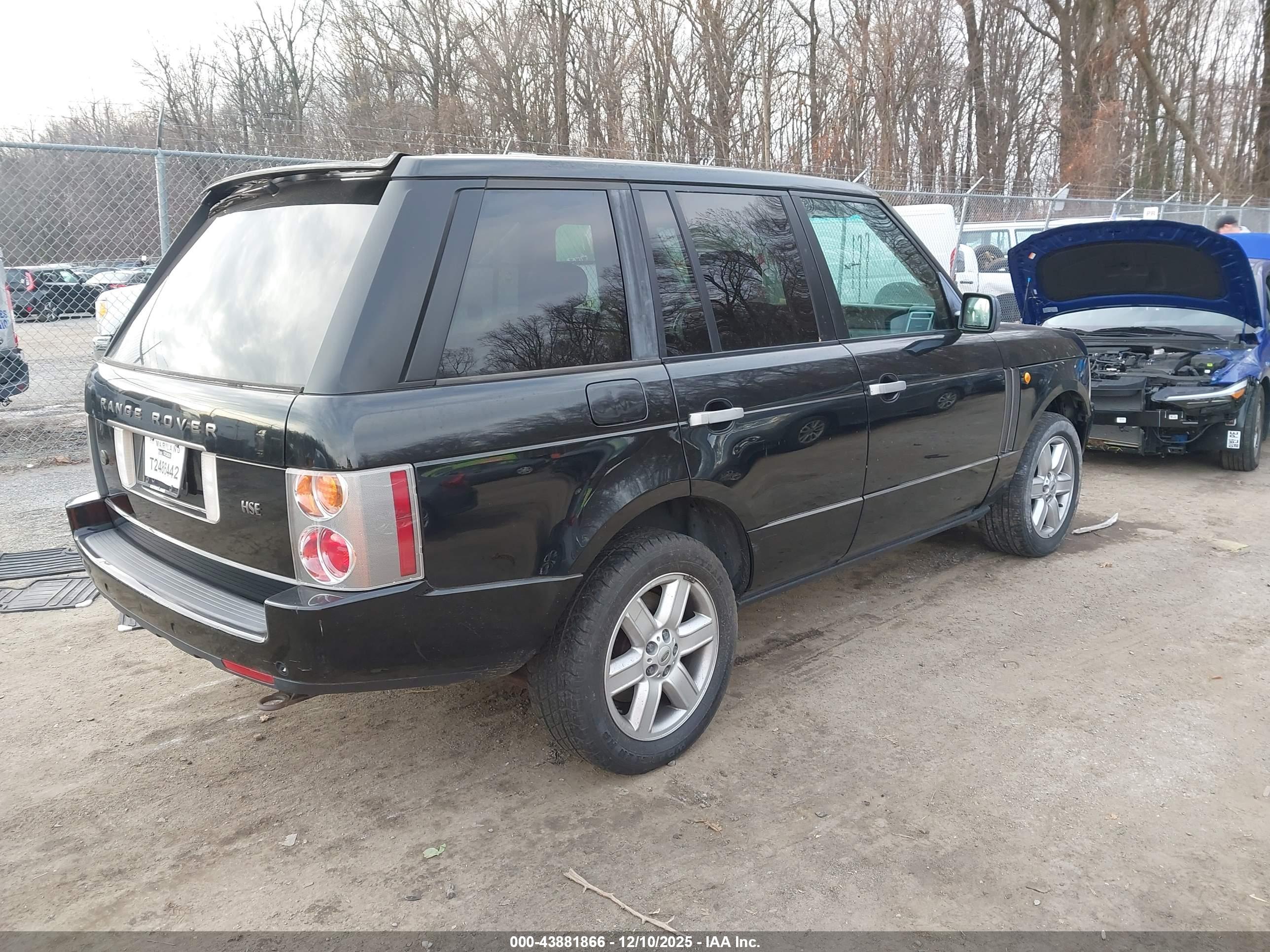 LAND ROVER image 4