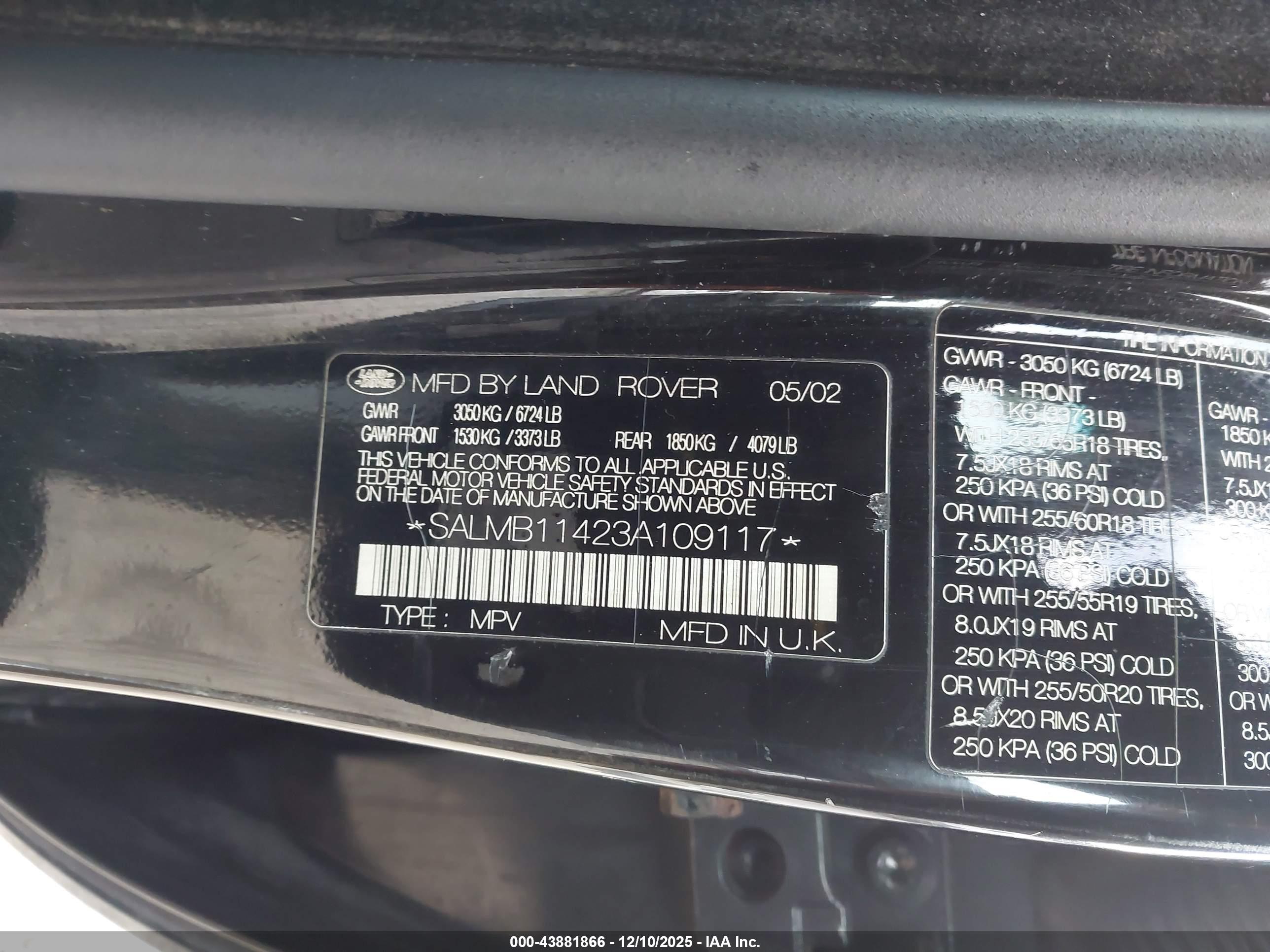 LAND ROVER image 9
