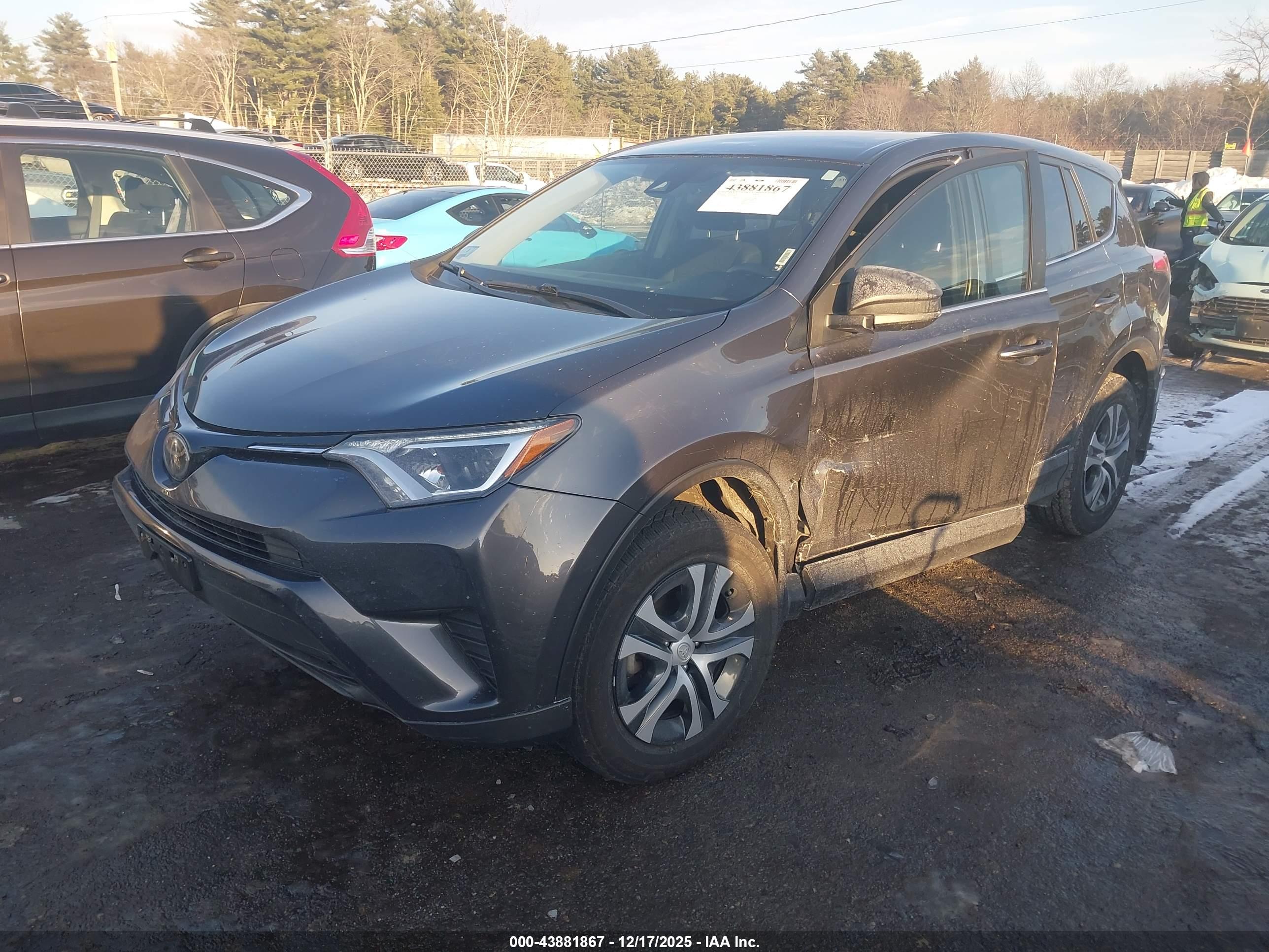TOYOTA RAV4 image 2