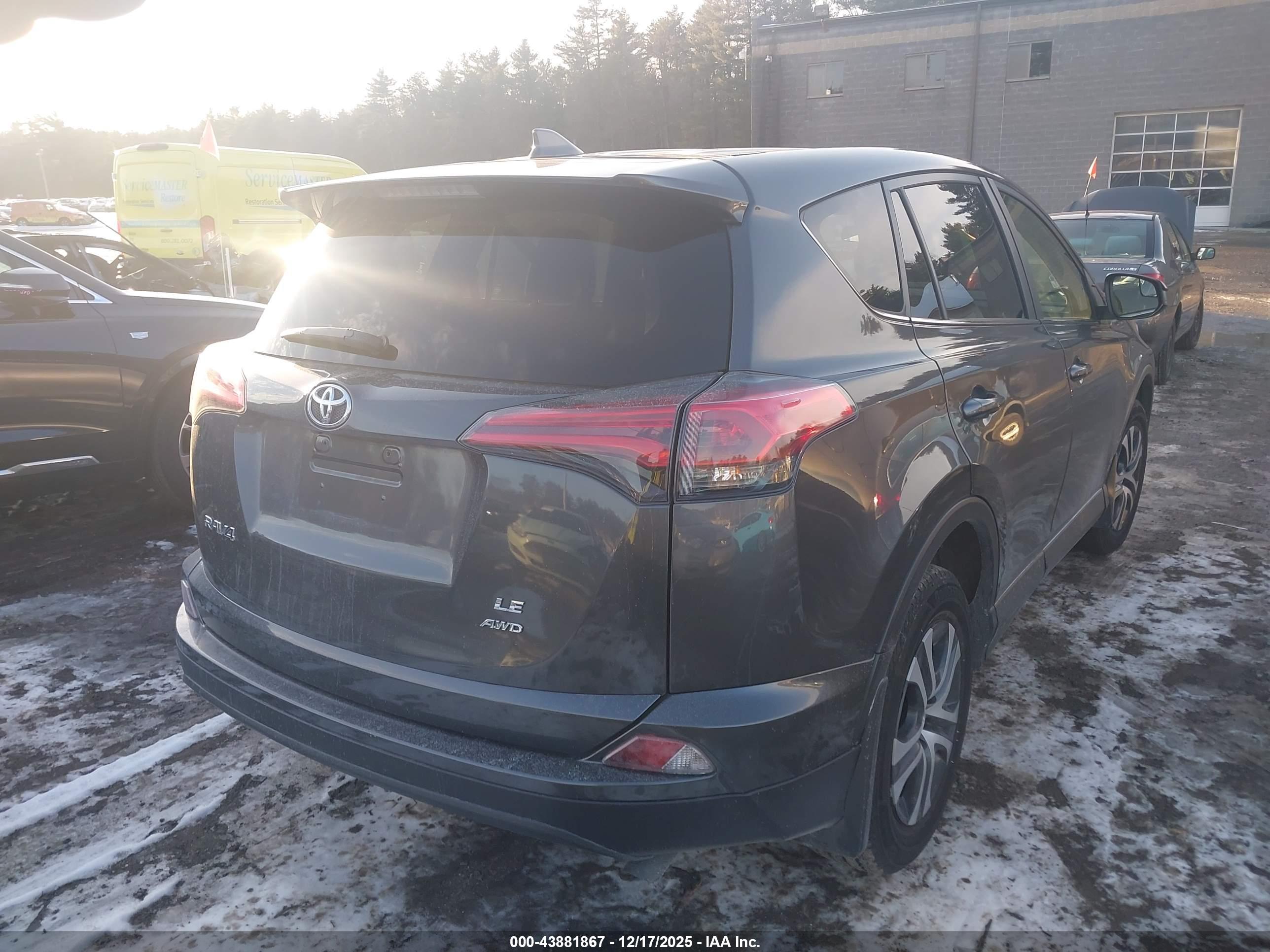 TOYOTA RAV4 image 4