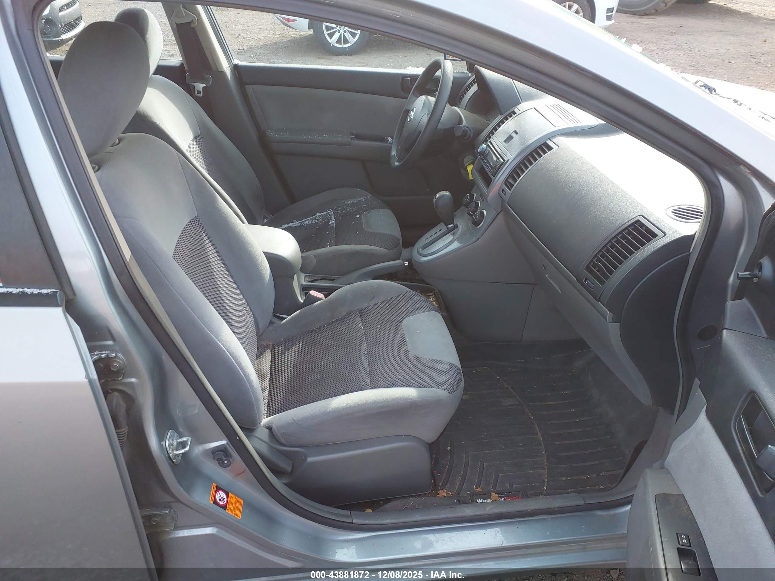 NISSAN SENTRA image 5