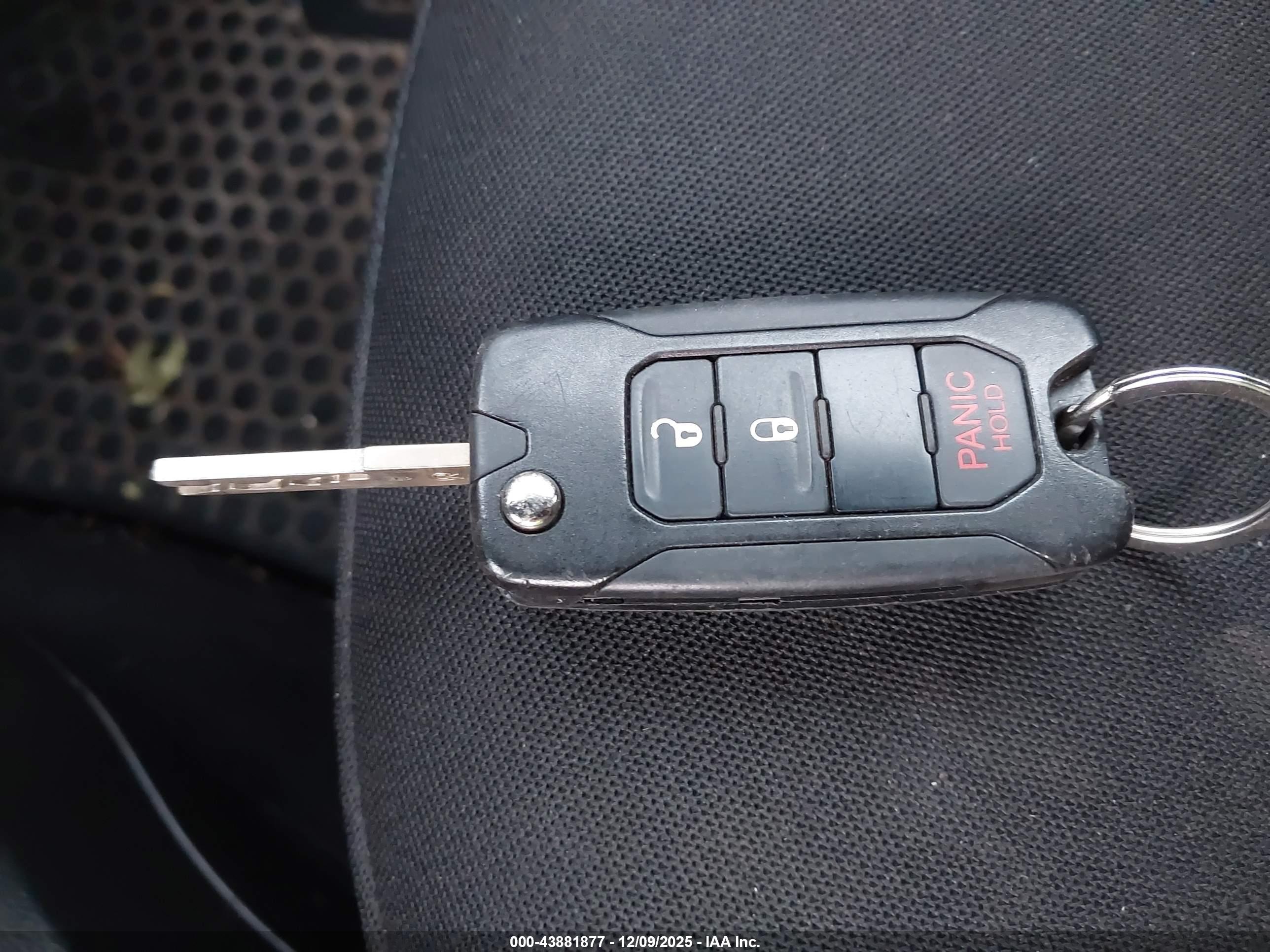 JEEP RENEGADE image 11