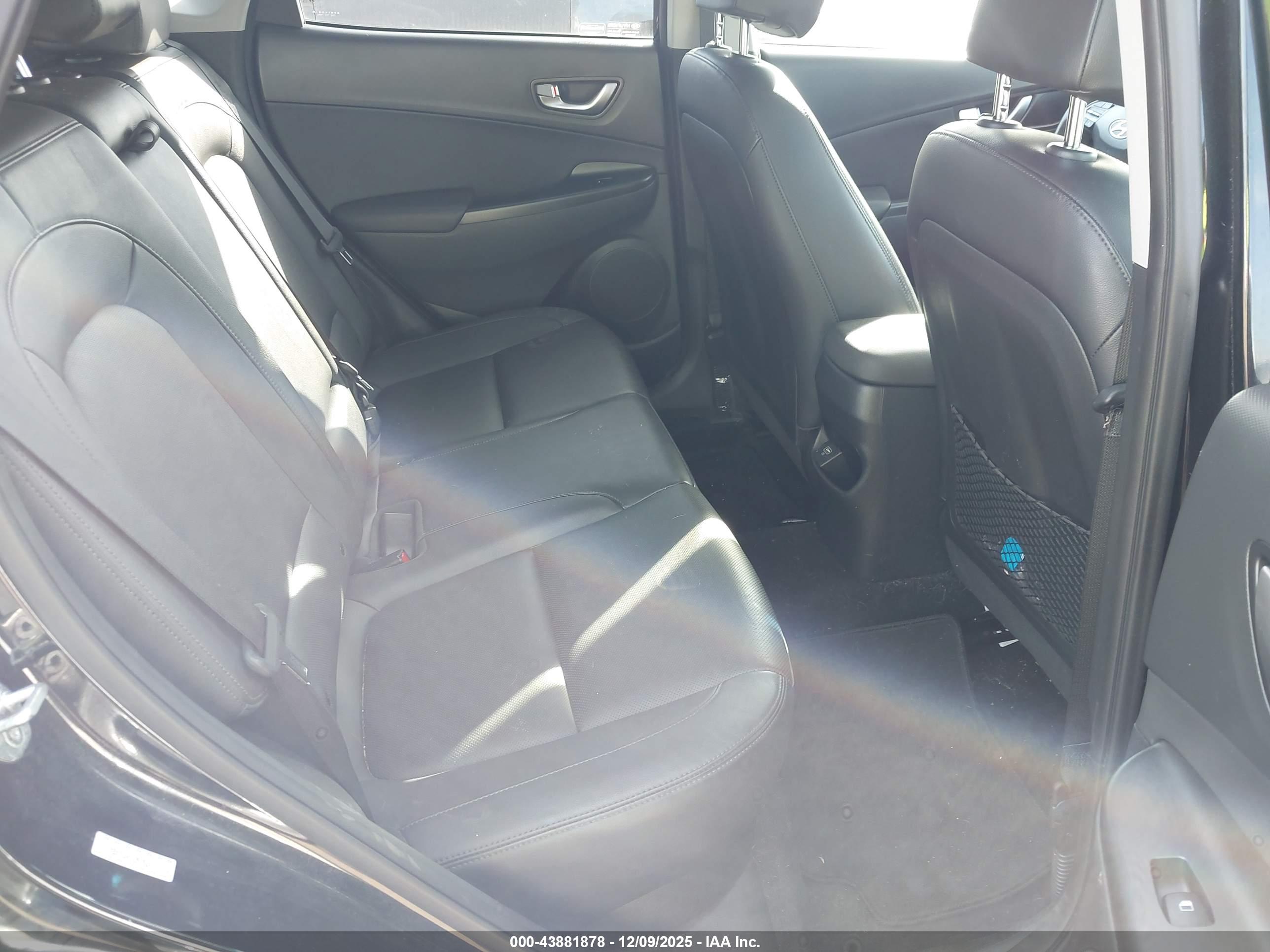 HYUNDAI KONA image 8