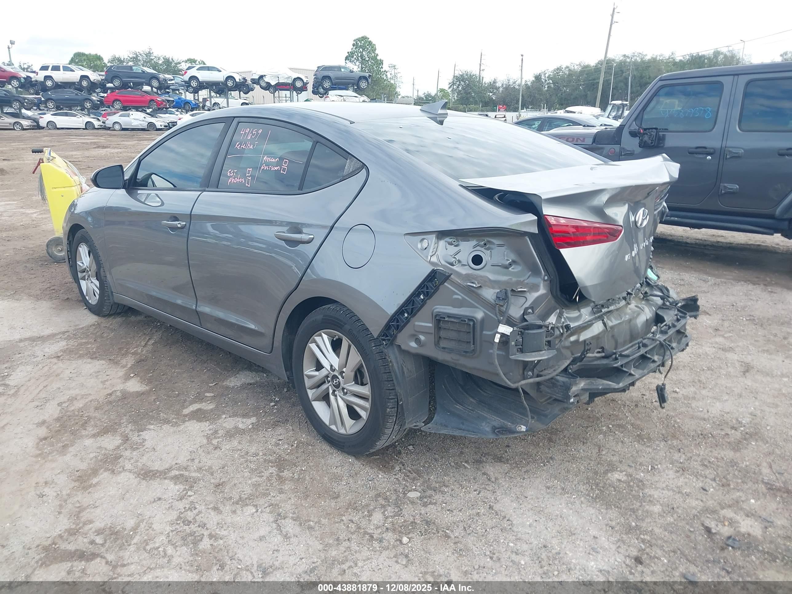 HYUNDAI ELANTRA image 3