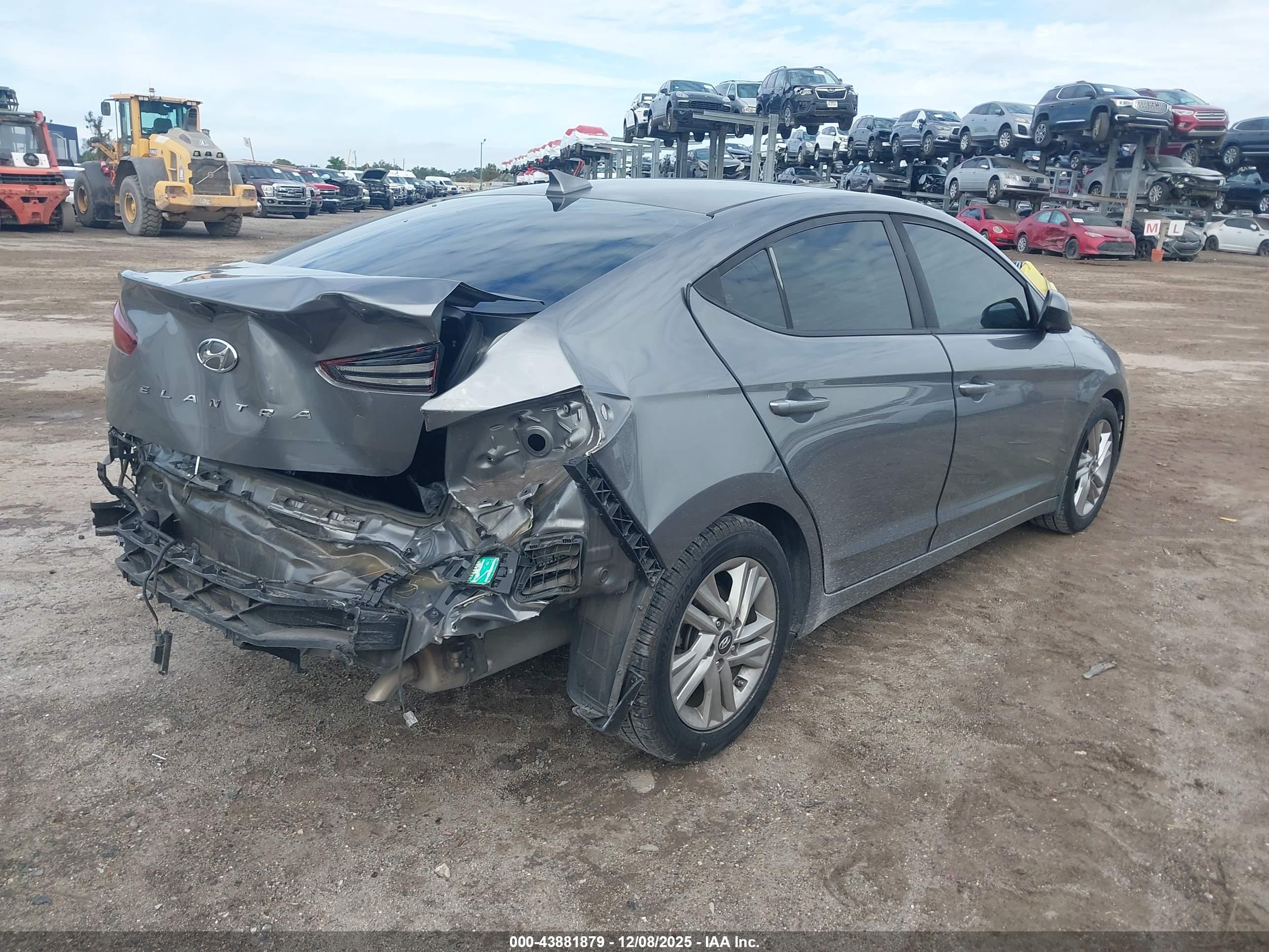HYUNDAI ELANTRA image 4