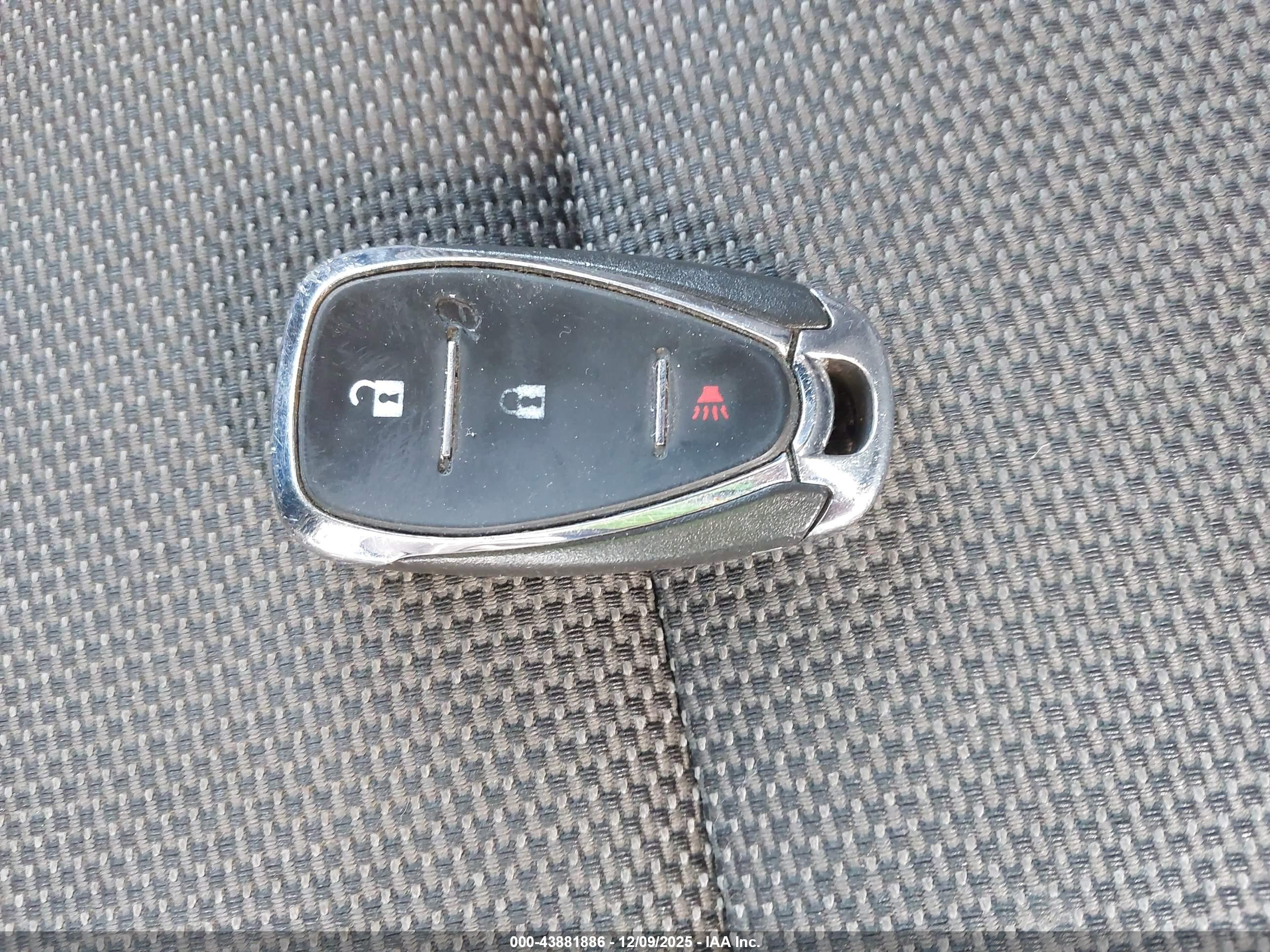 CHEVROLET TRAVERSE image 11