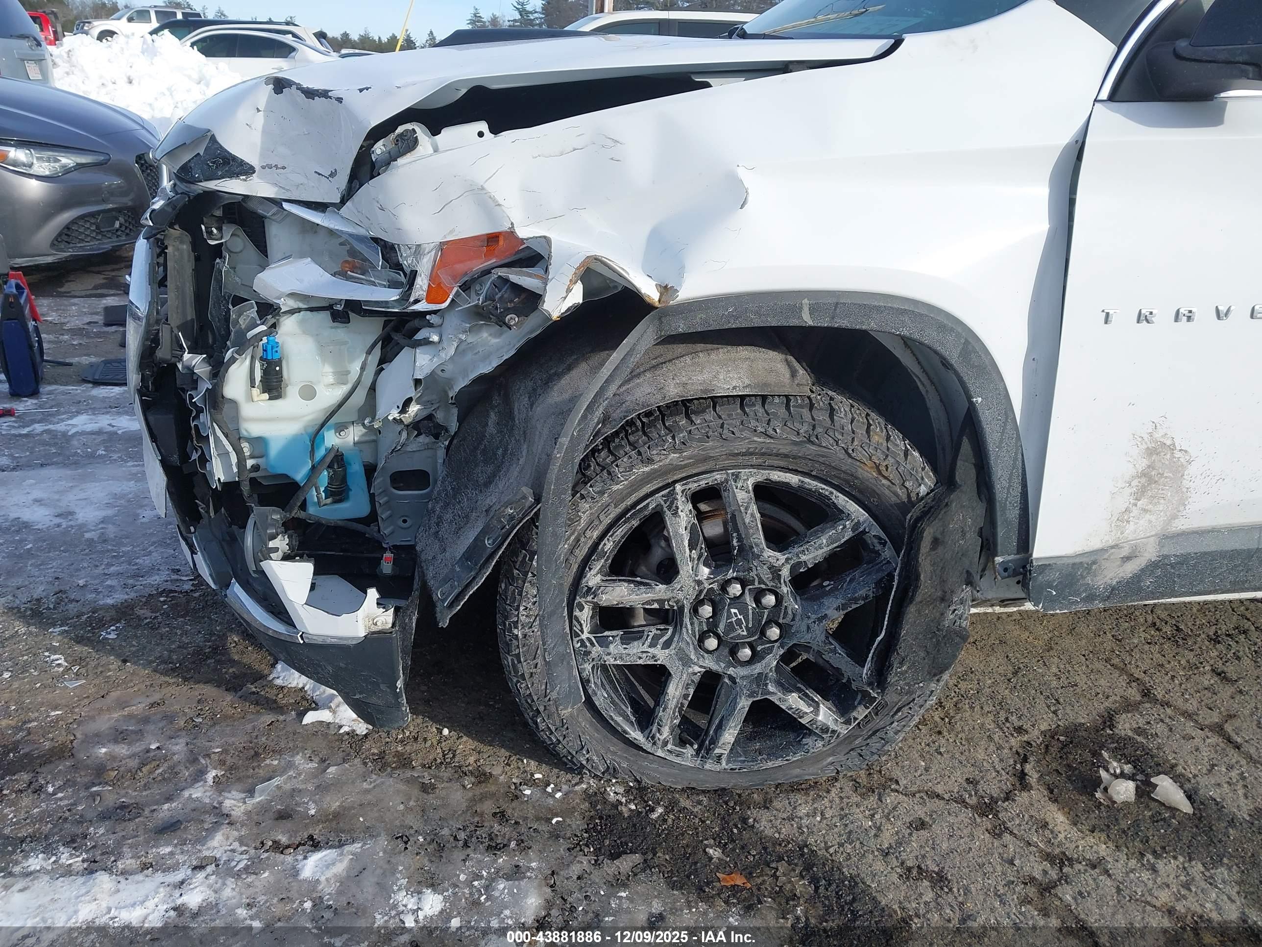 CHEVROLET TRAVERSE image 6