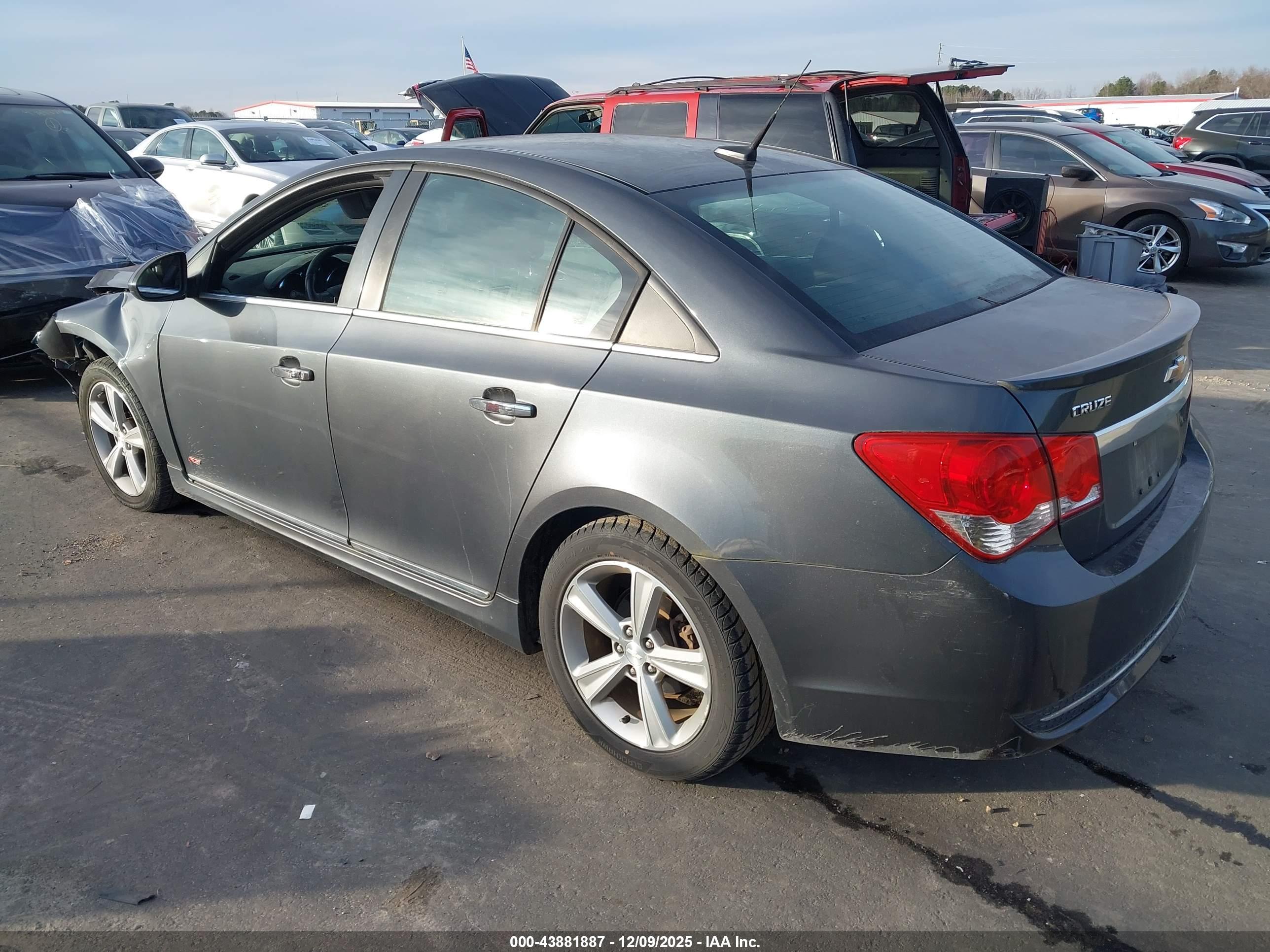CHEVROLET CRUZE image 3