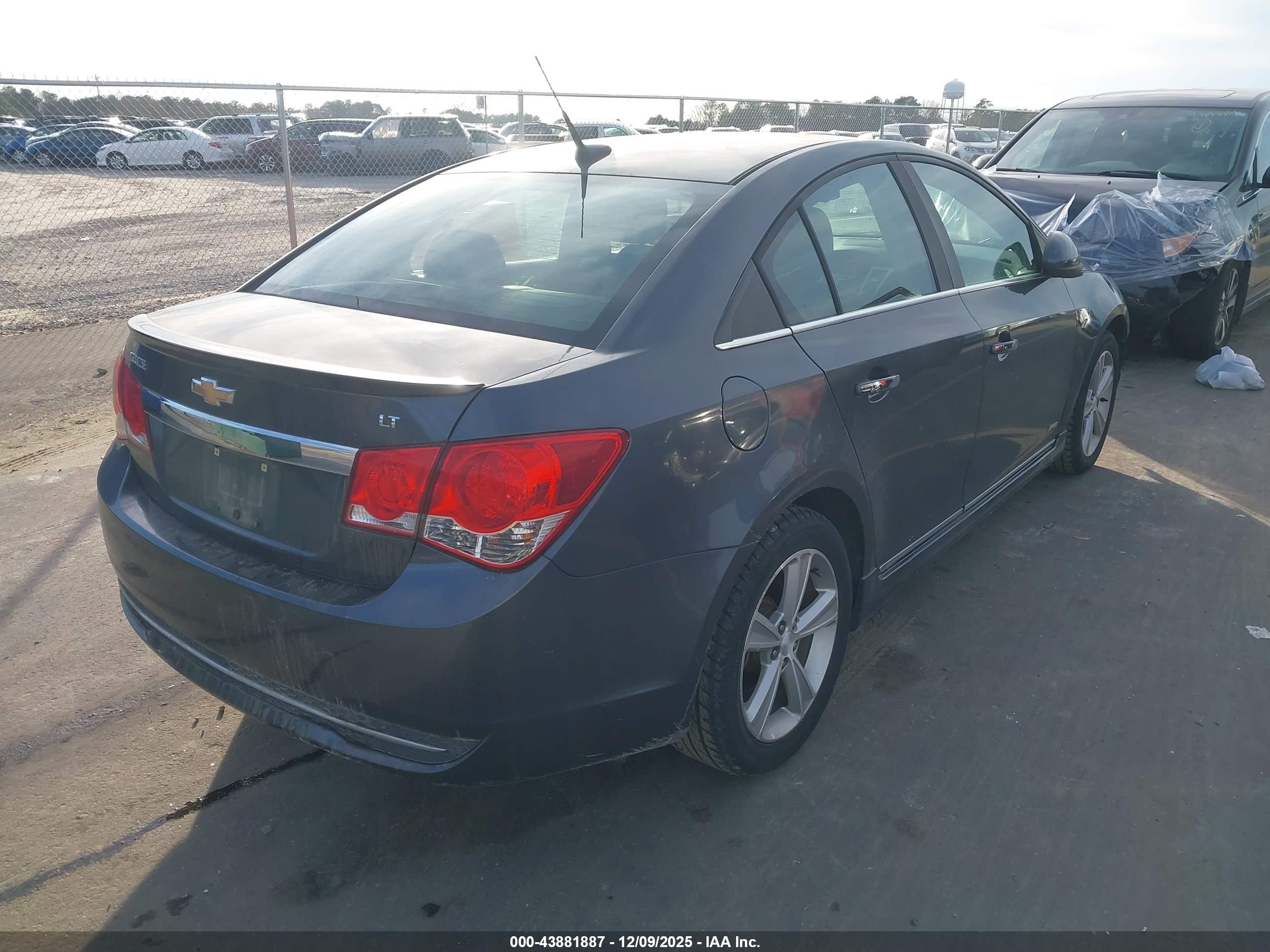 CHEVROLET CRUZE image 4