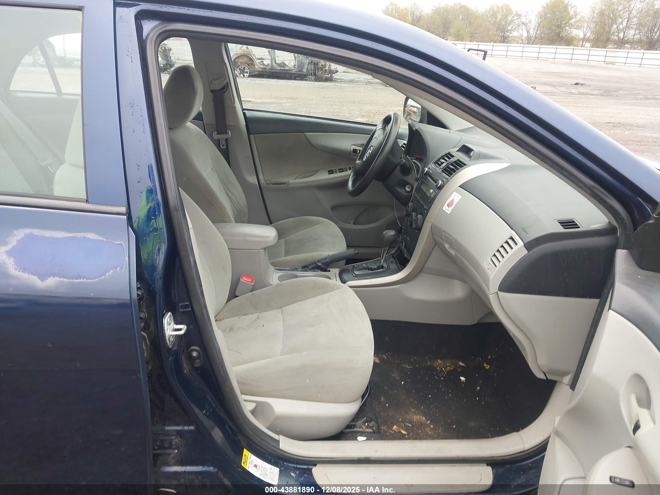 TOYOTA COROLLA image 5