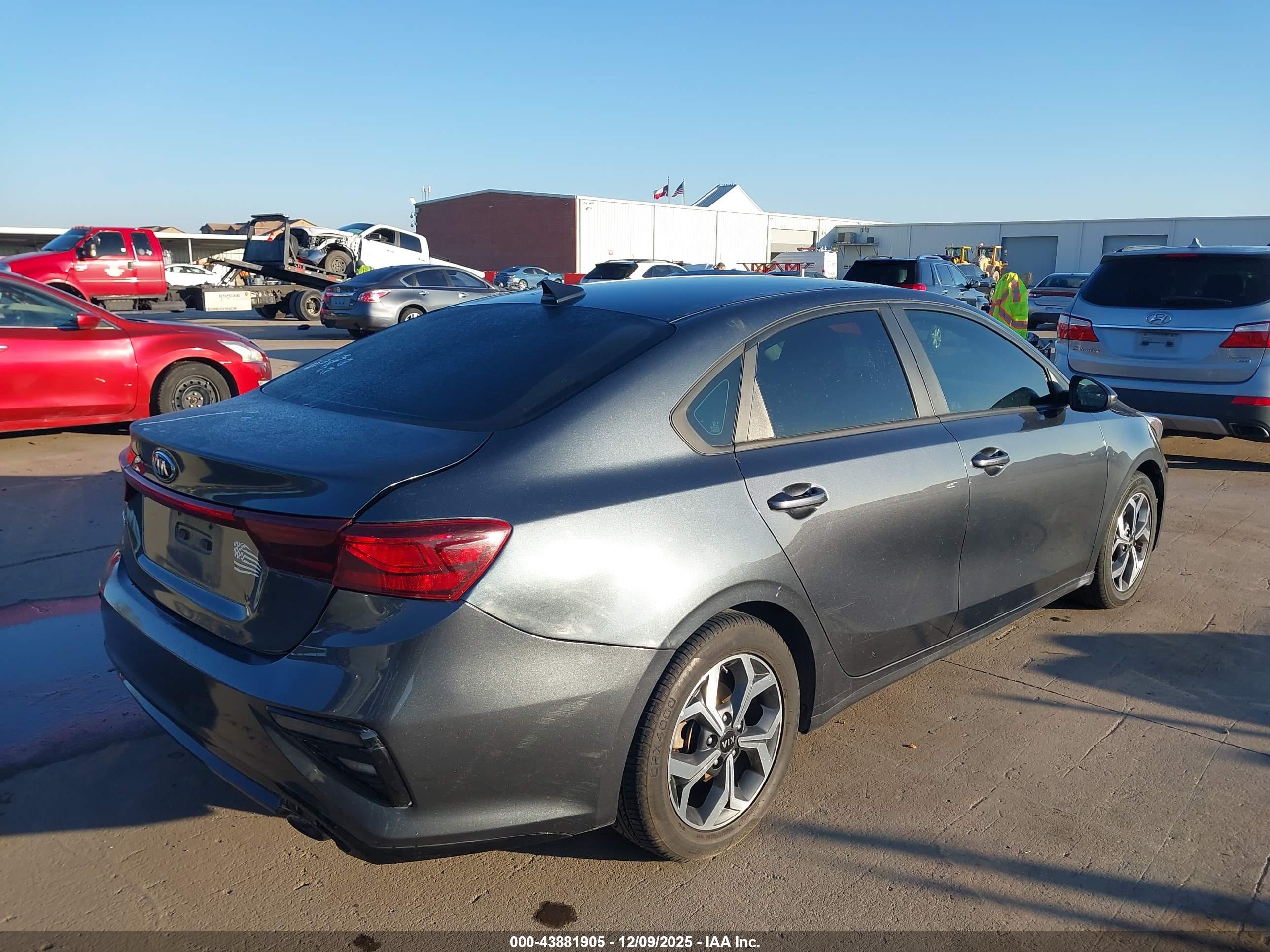 KIA FORTE image 4