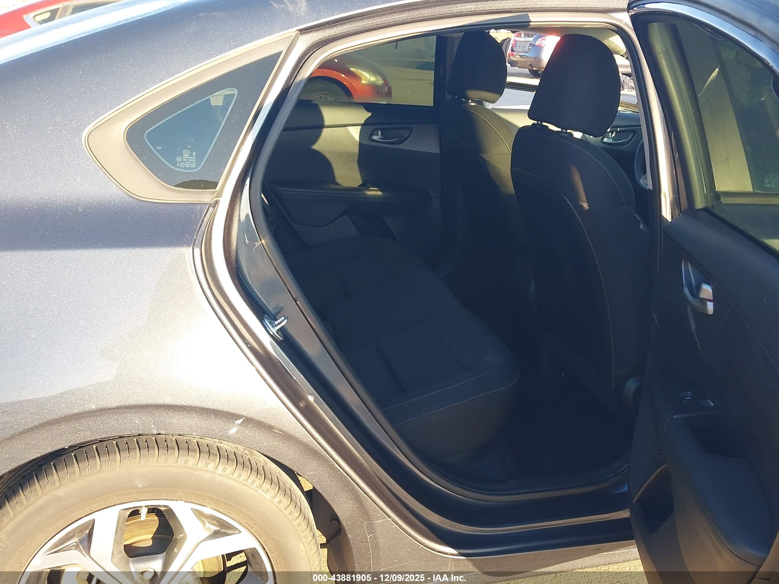KIA FORTE image 8