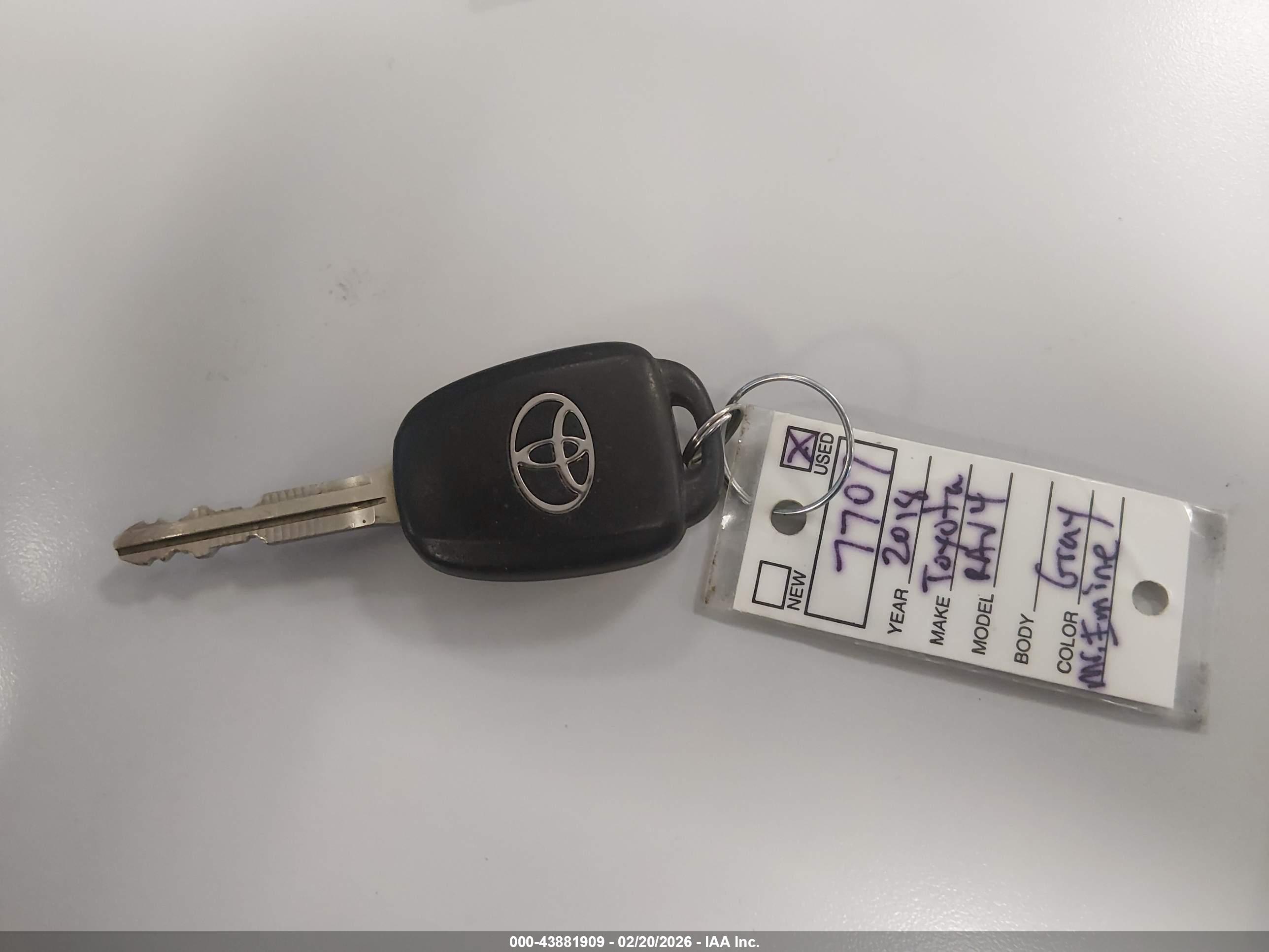TOYOTA RAV4 image 11