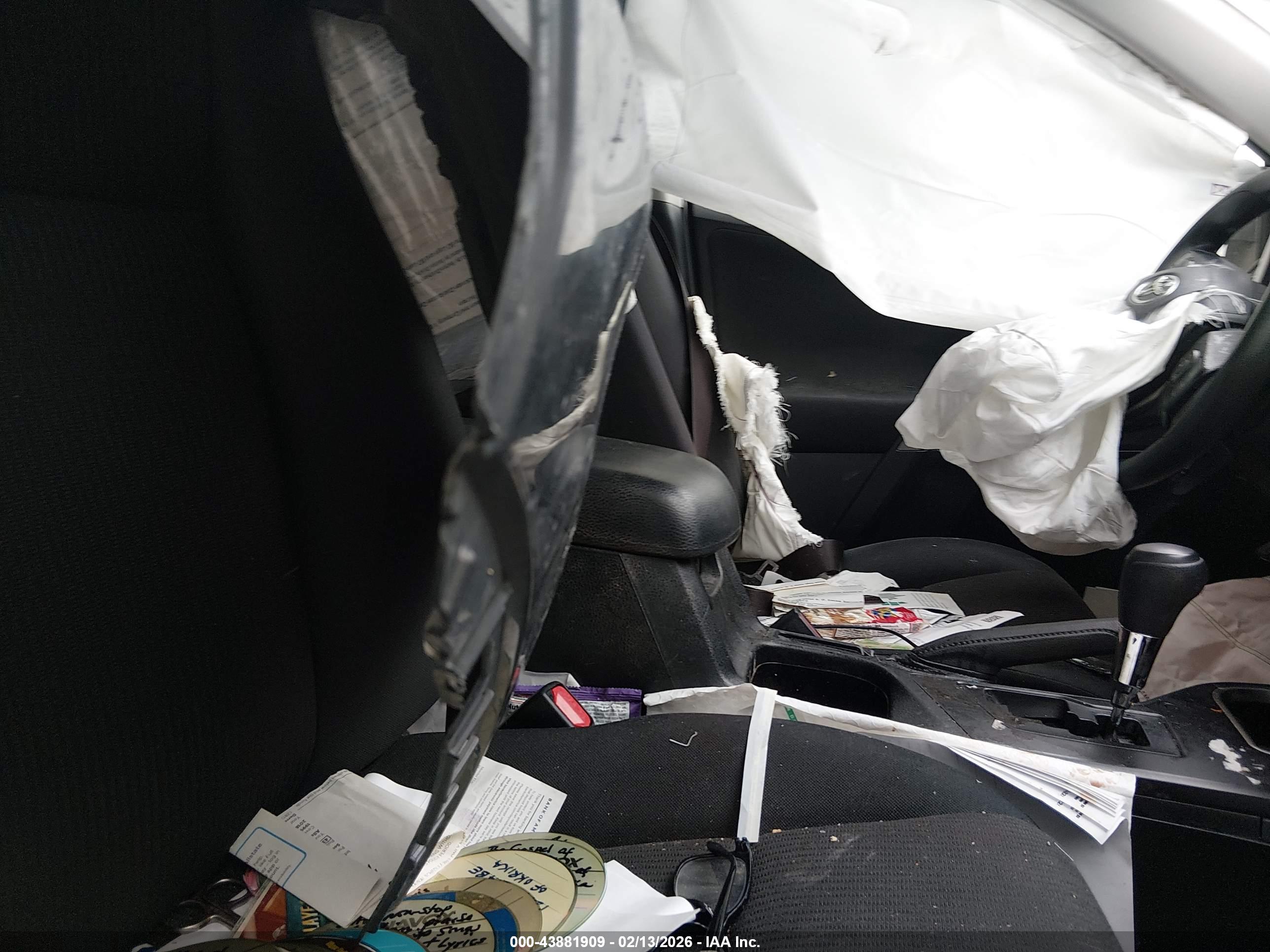 TOYOTA RAV4 image 5