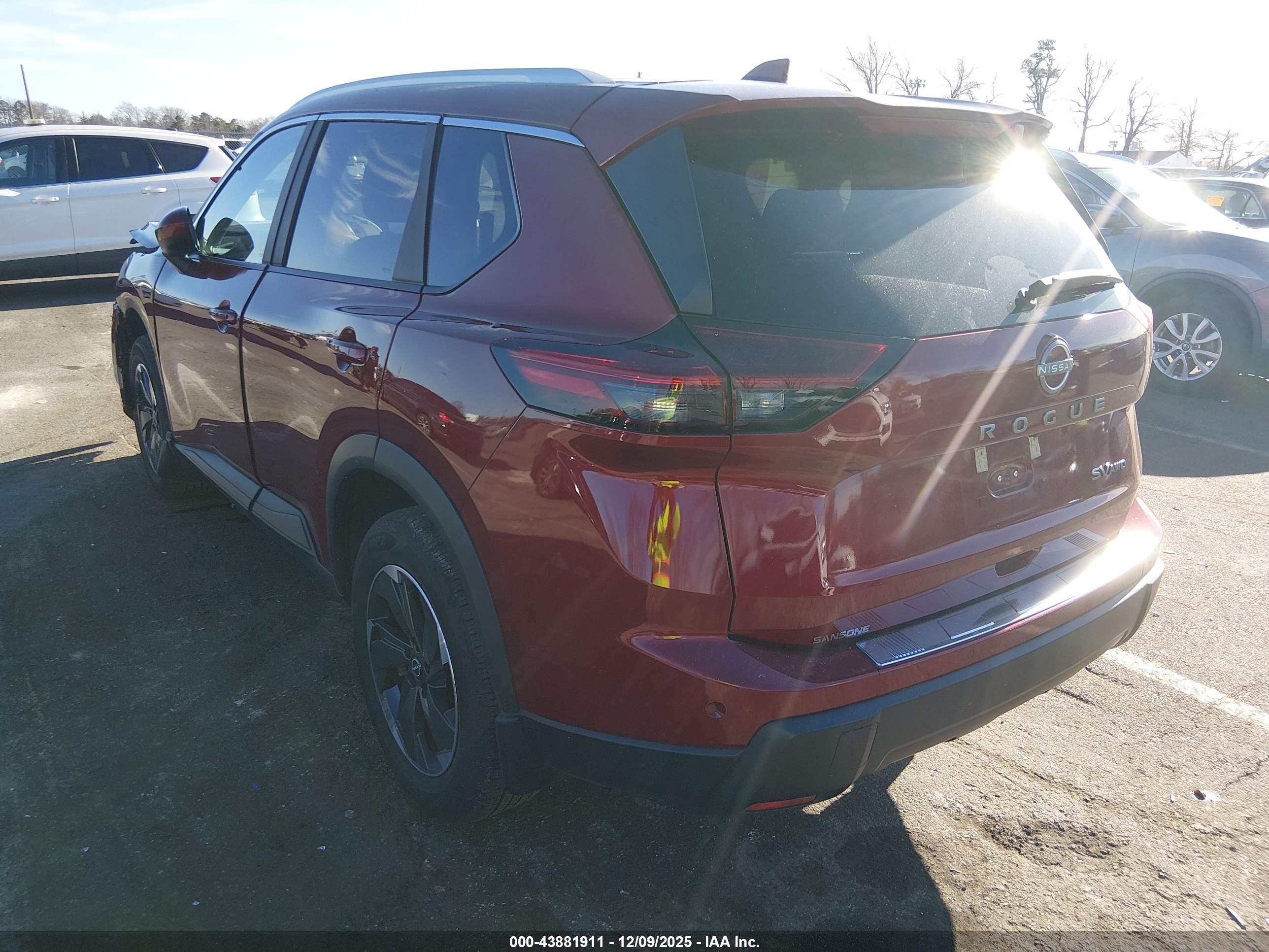 NISSAN ROGUE image 3