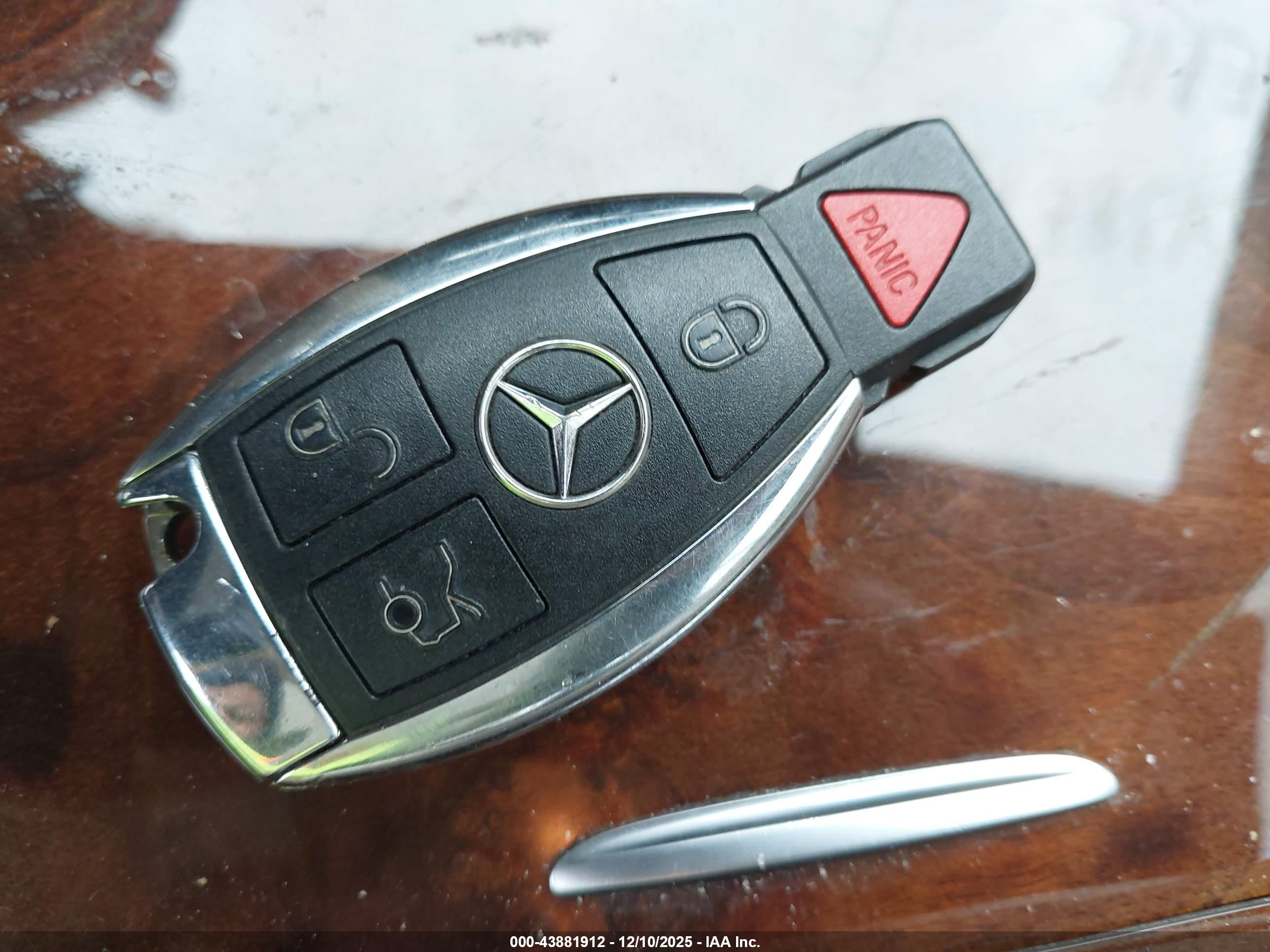 MERCEDES-BENZ E image 11