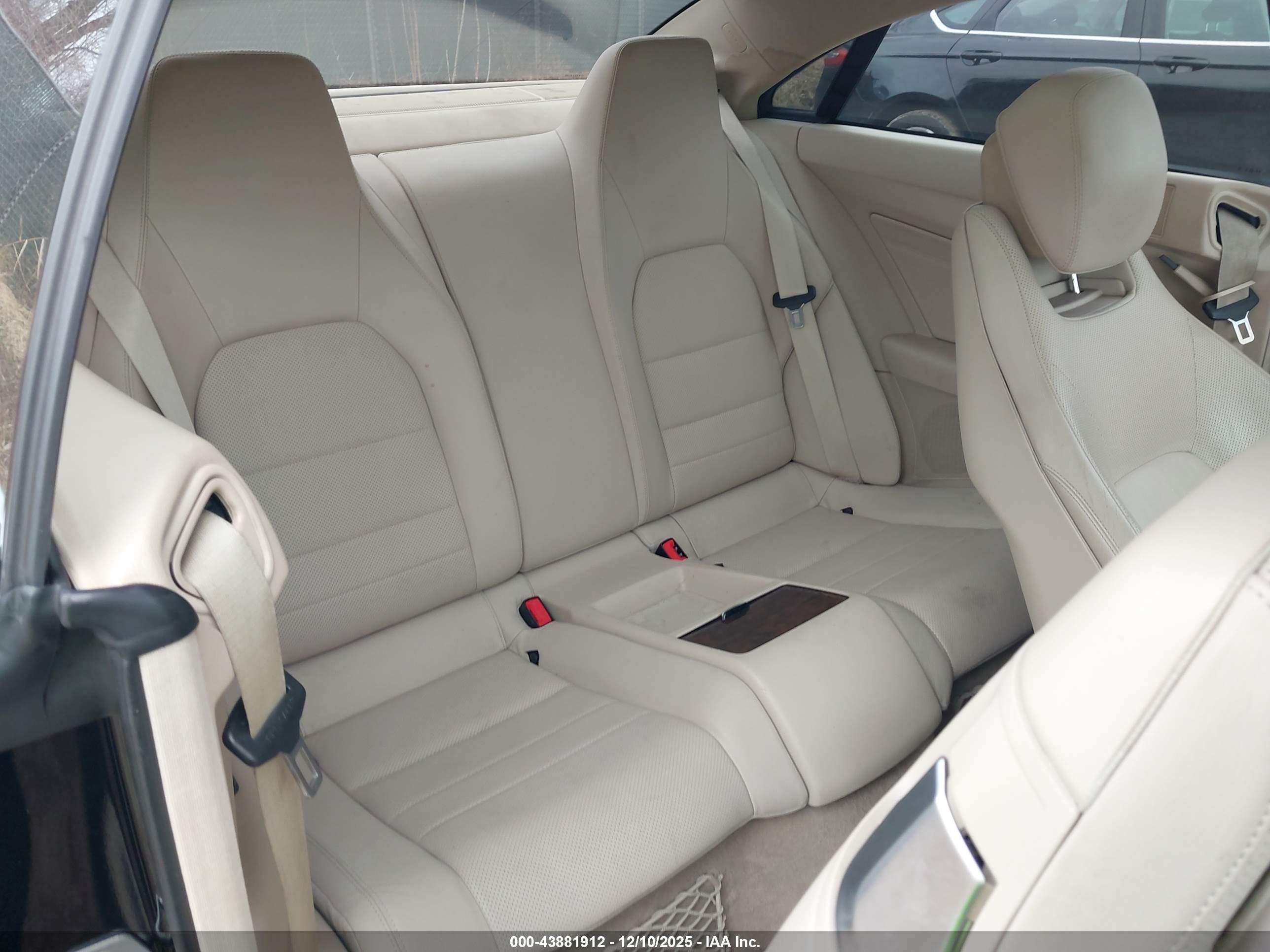 MERCEDES-BENZ E image 8