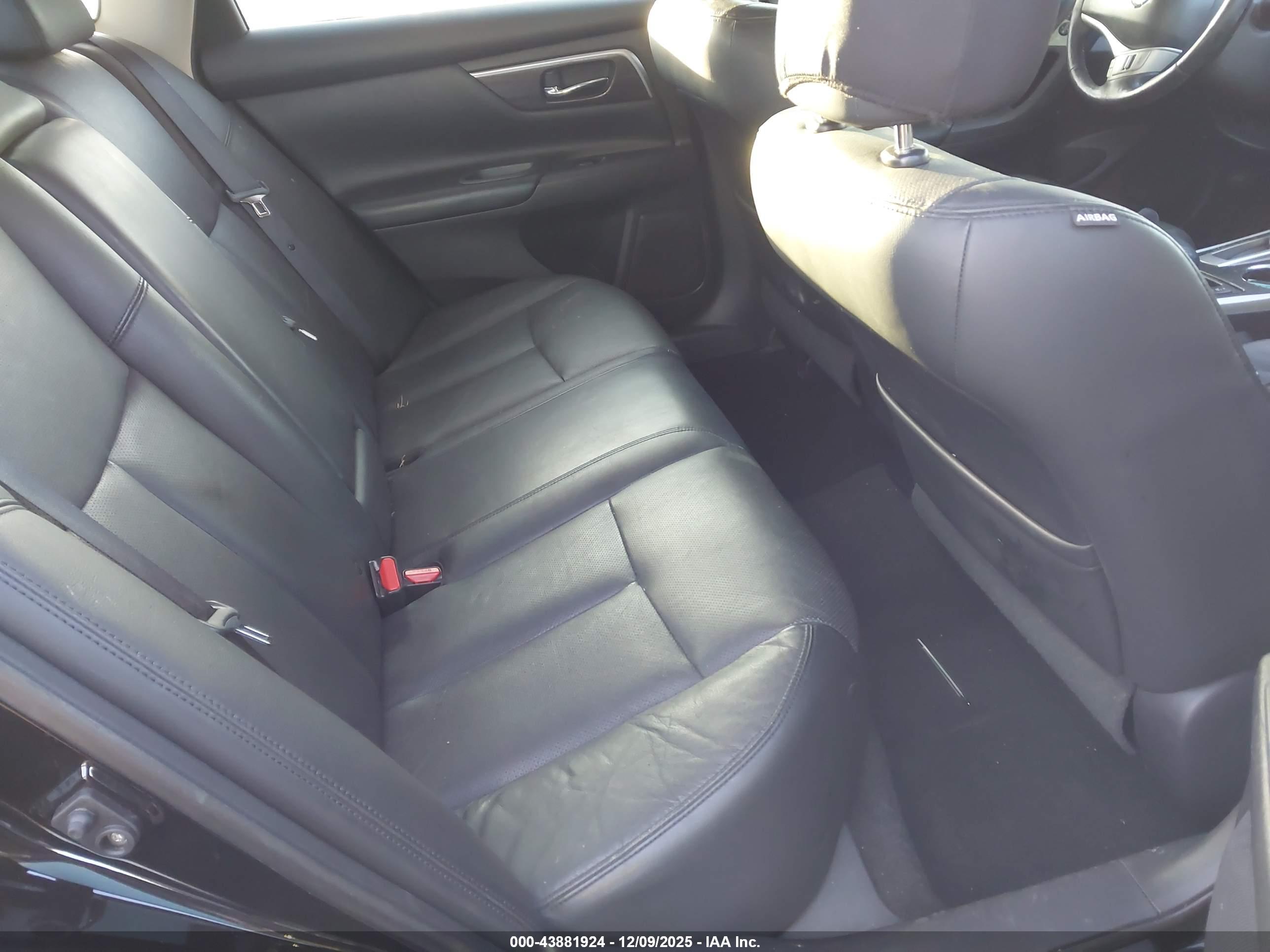 NISSAN ALTIMA image 8