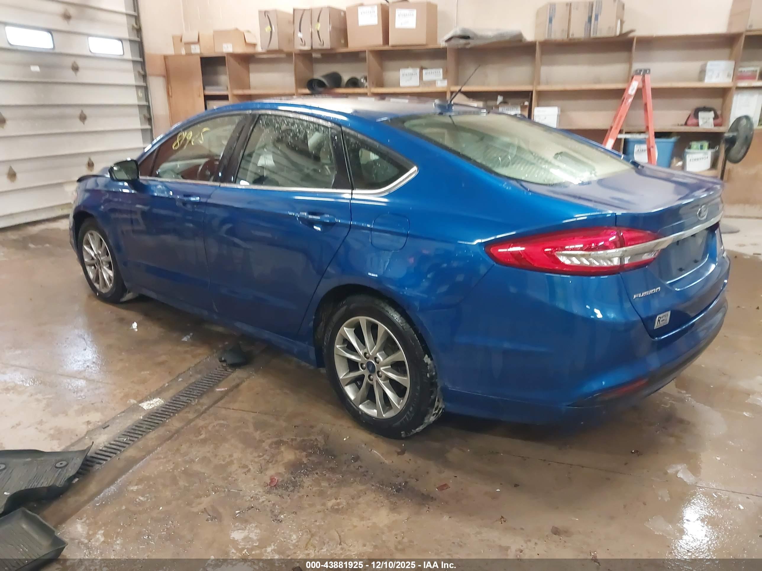 FORD FUSION image 3
