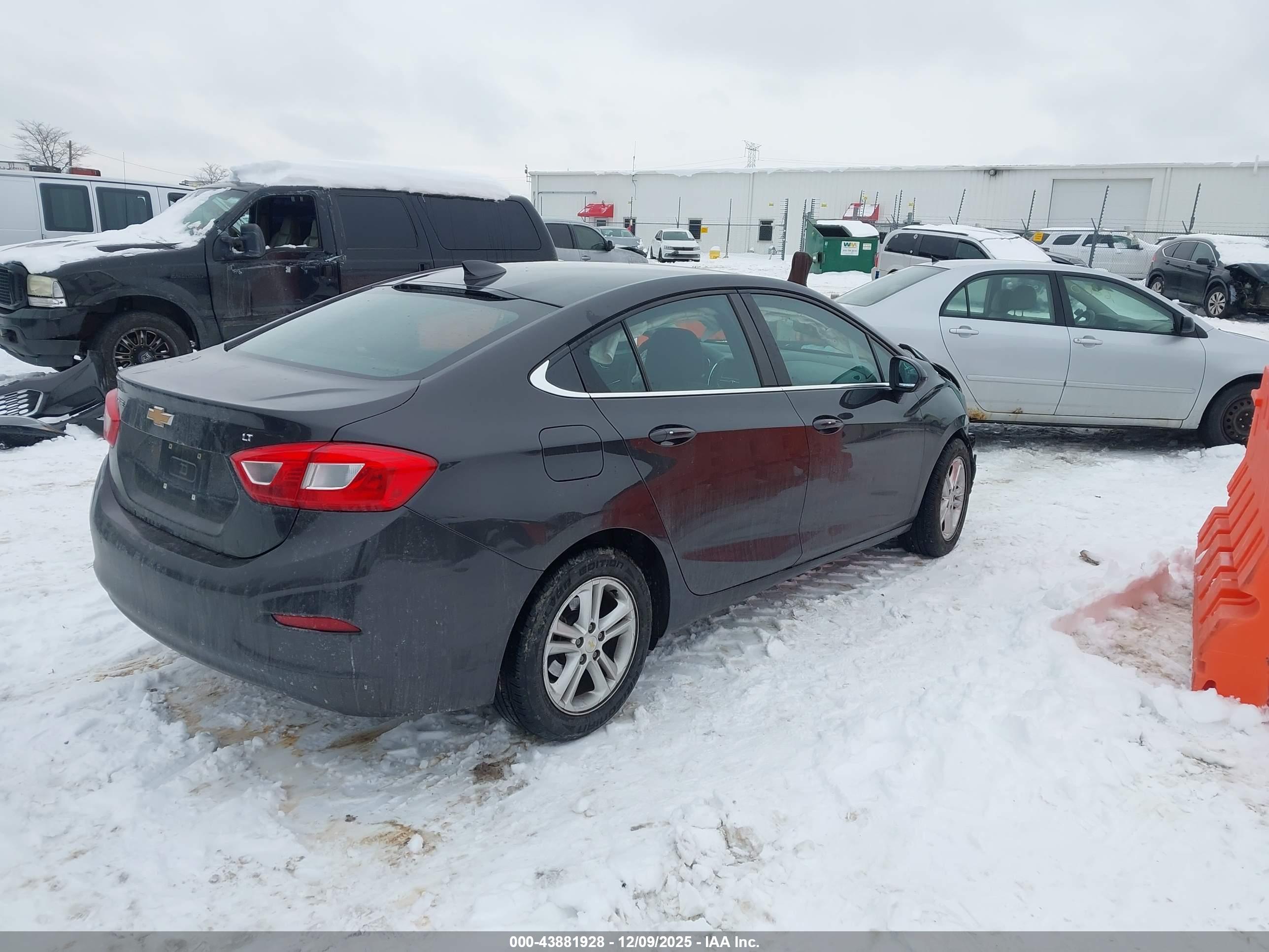 CHEVROLET CRUZE image 4
