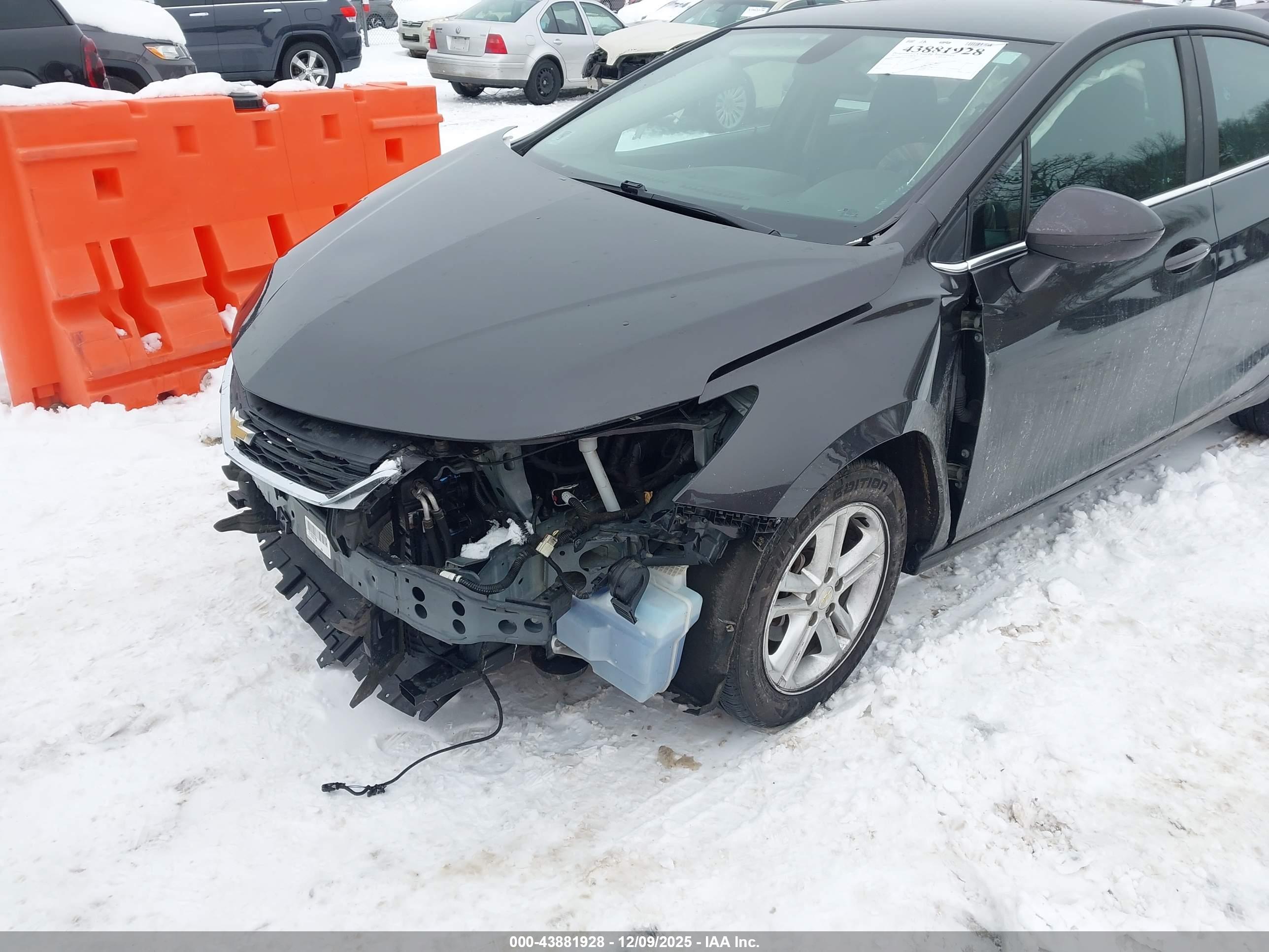 CHEVROLET CRUZE image 6
