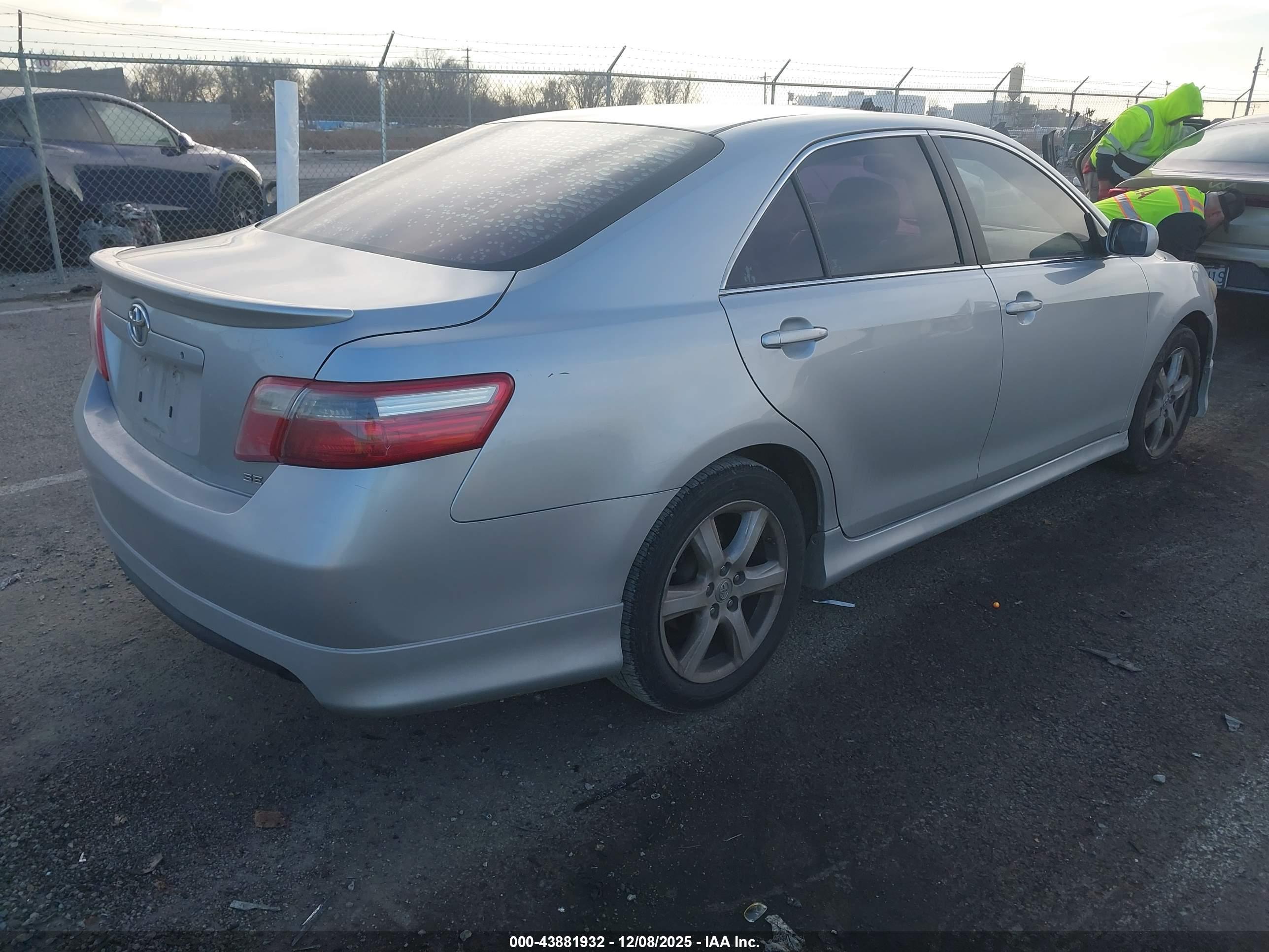 TOYOTA CAMRY image 4