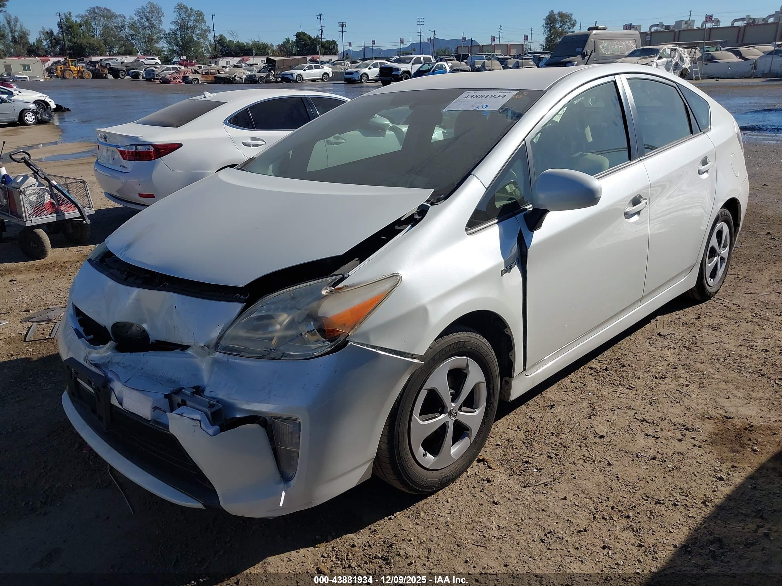 TOYOTA PRIUS image 2