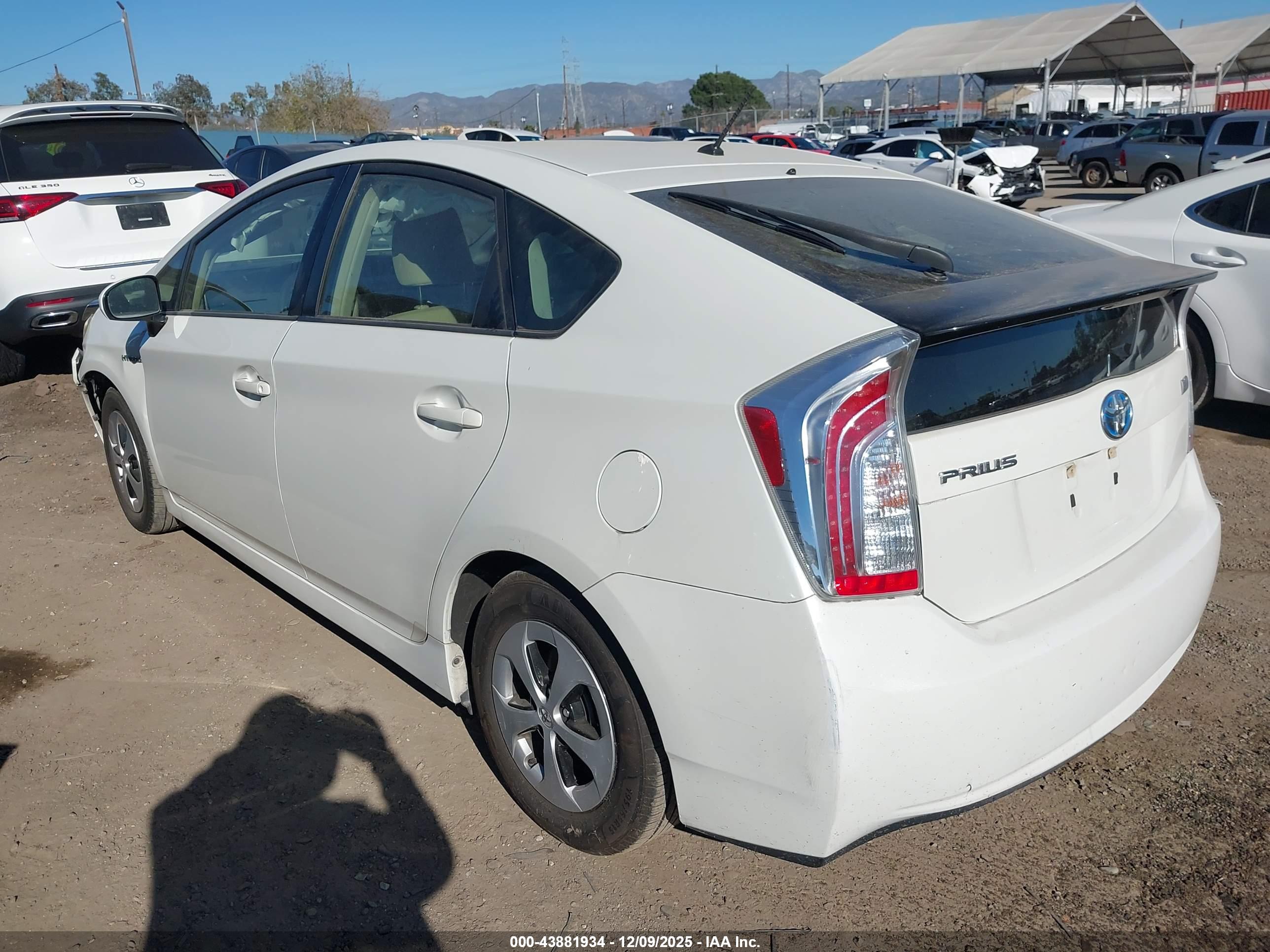 TOYOTA PRIUS image 3