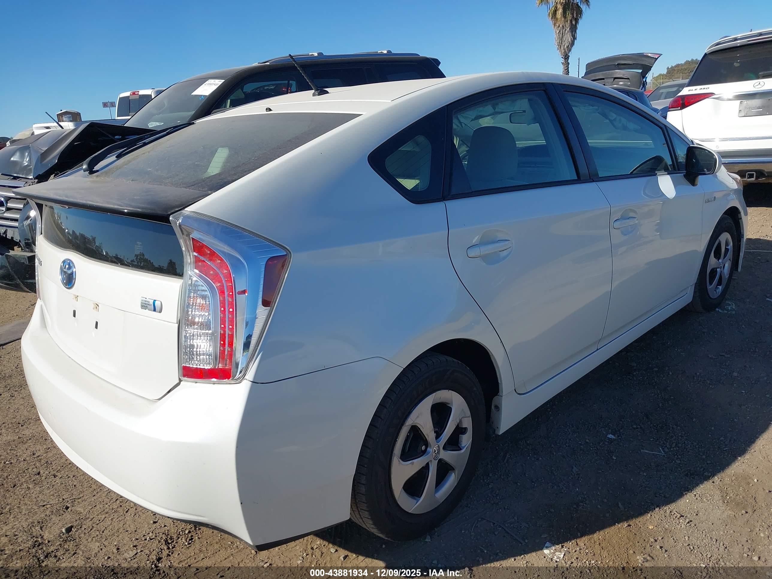 TOYOTA PRIUS image 4