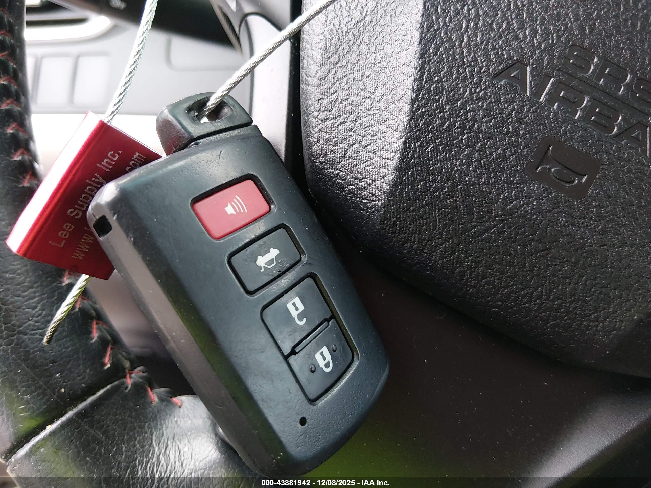 TOYOTA CAMRY image 11