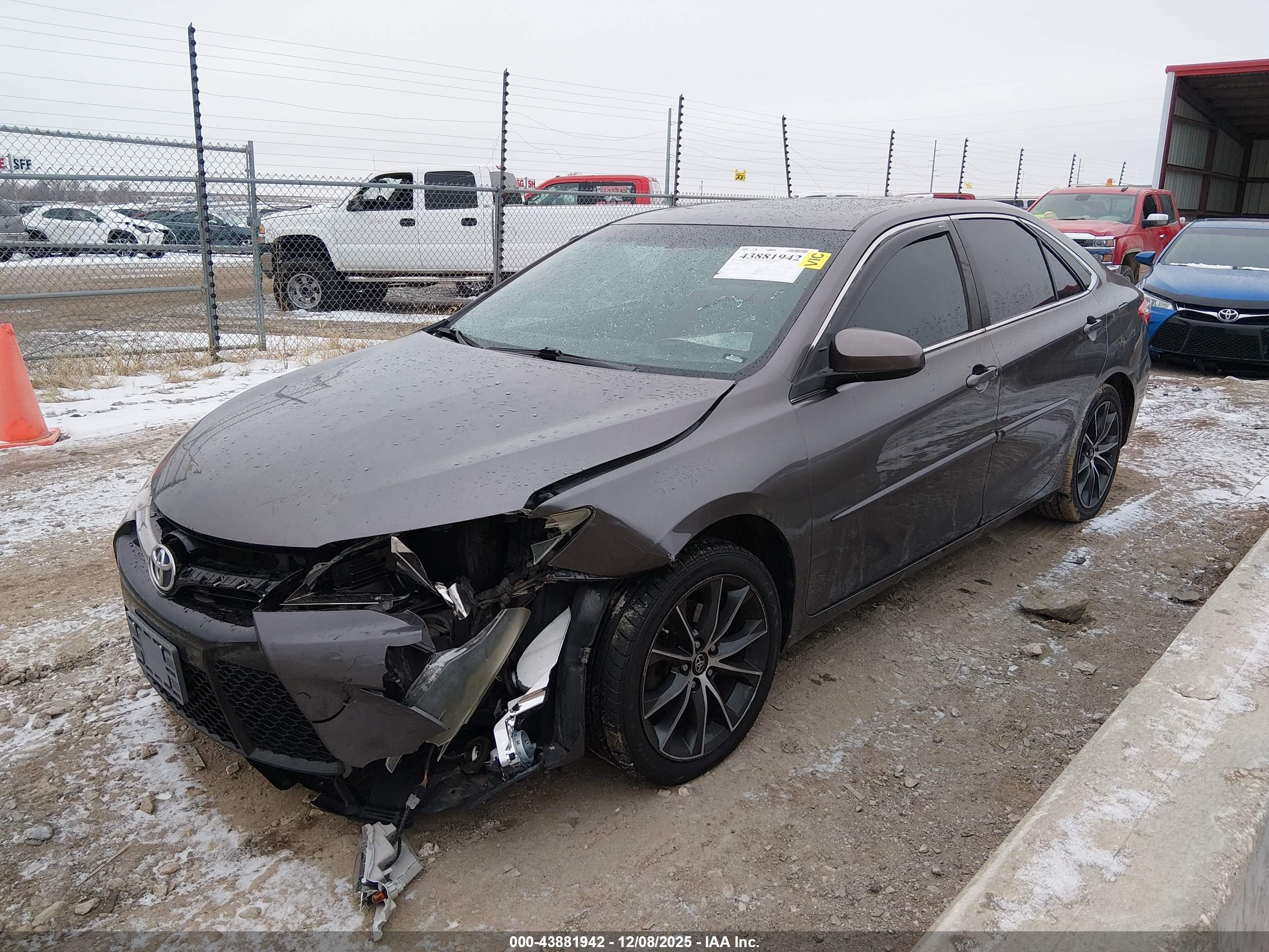 TOYOTA CAMRY image 2