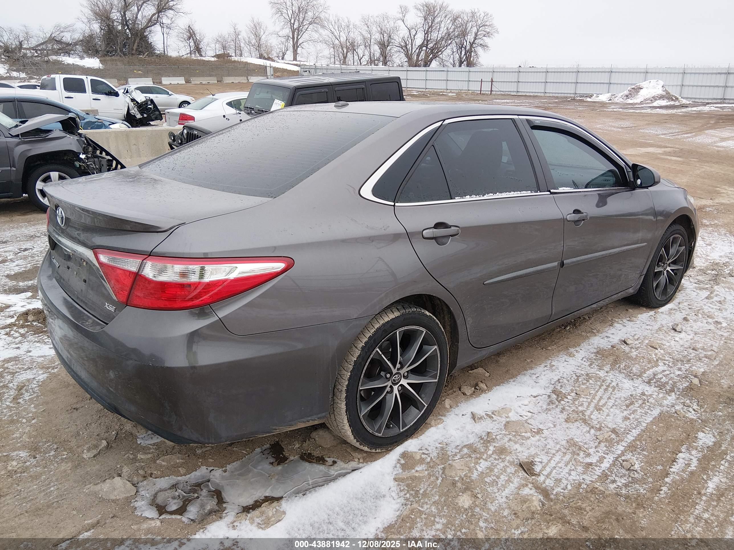 TOYOTA CAMRY image 4