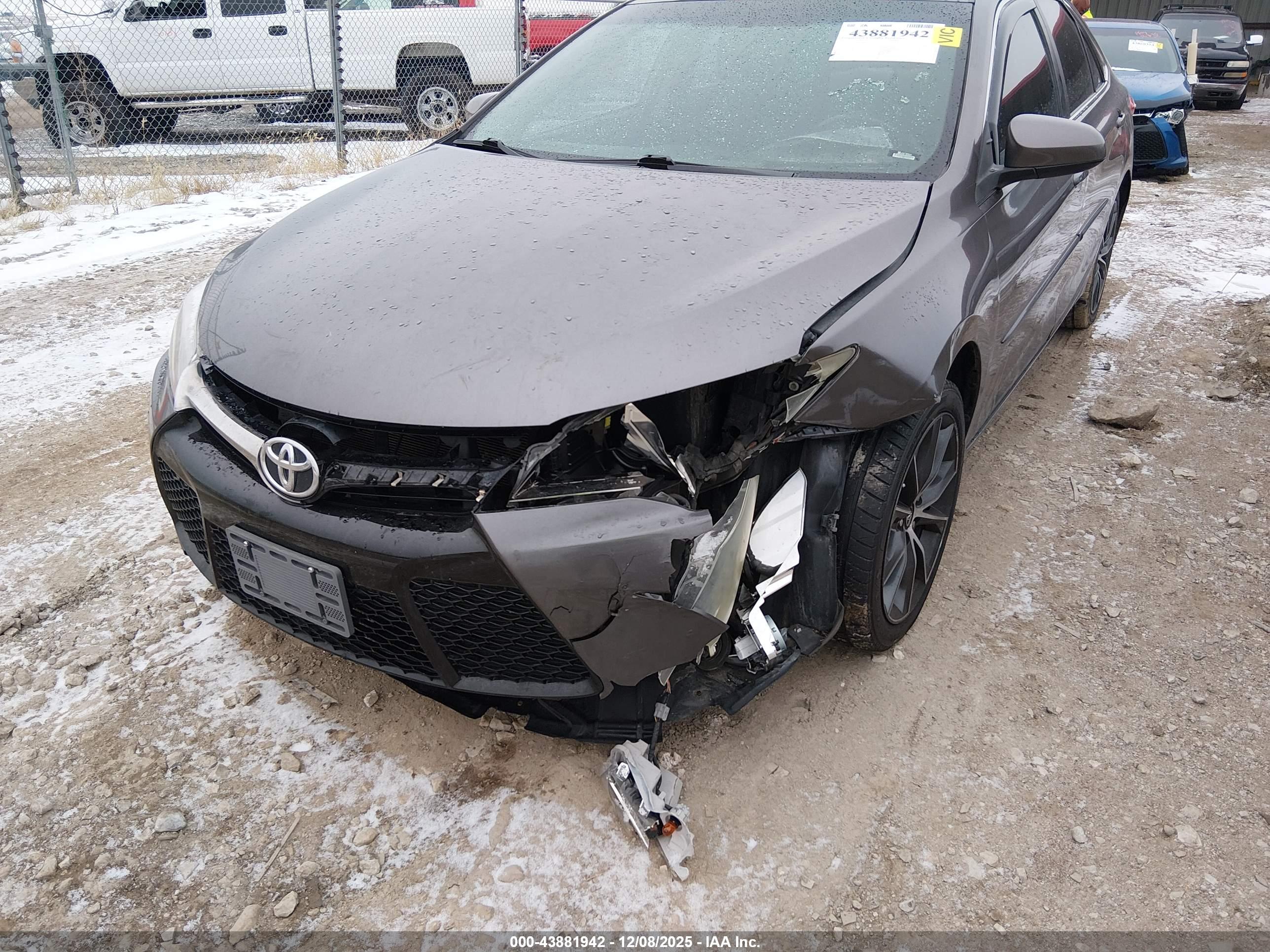TOYOTA CAMRY image 6
