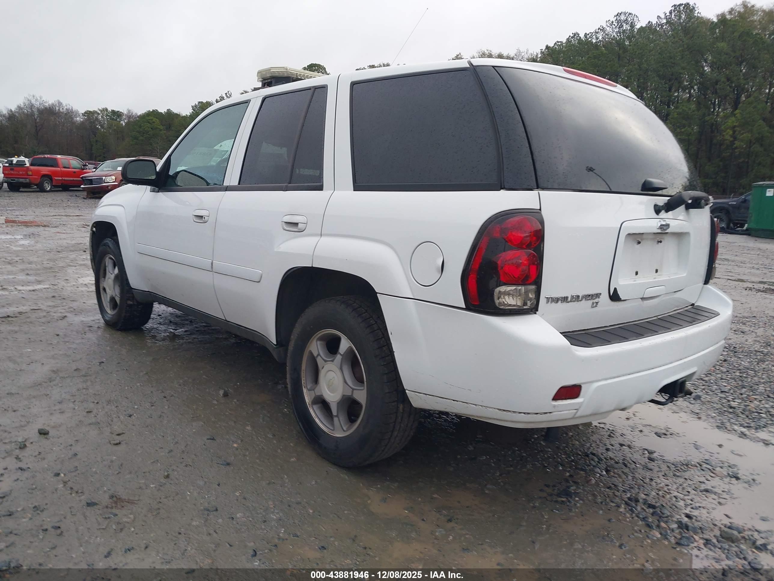 CHEVROLET TRAILBLAZER image 3