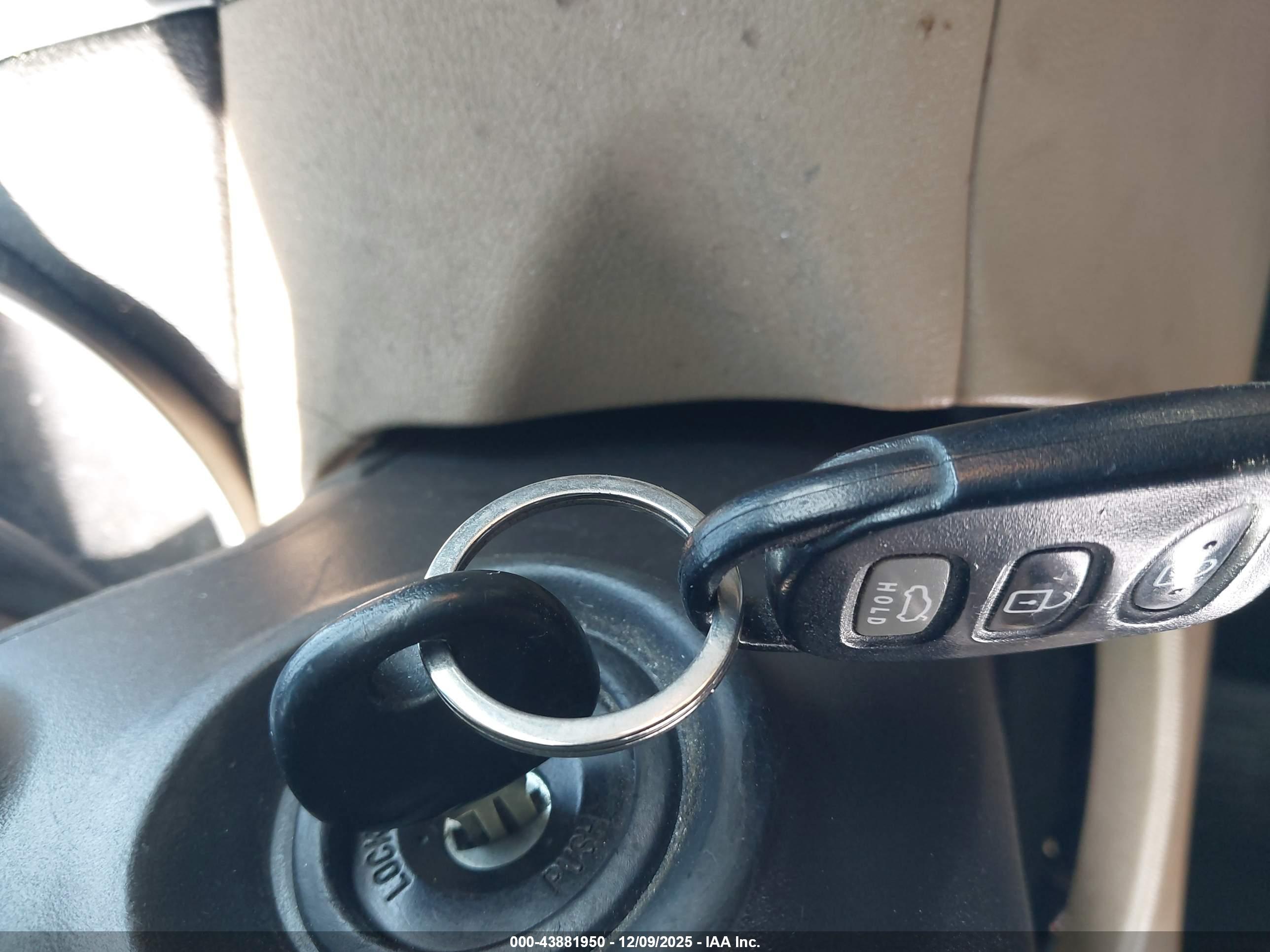 HYUNDAI ELANTRA image 11