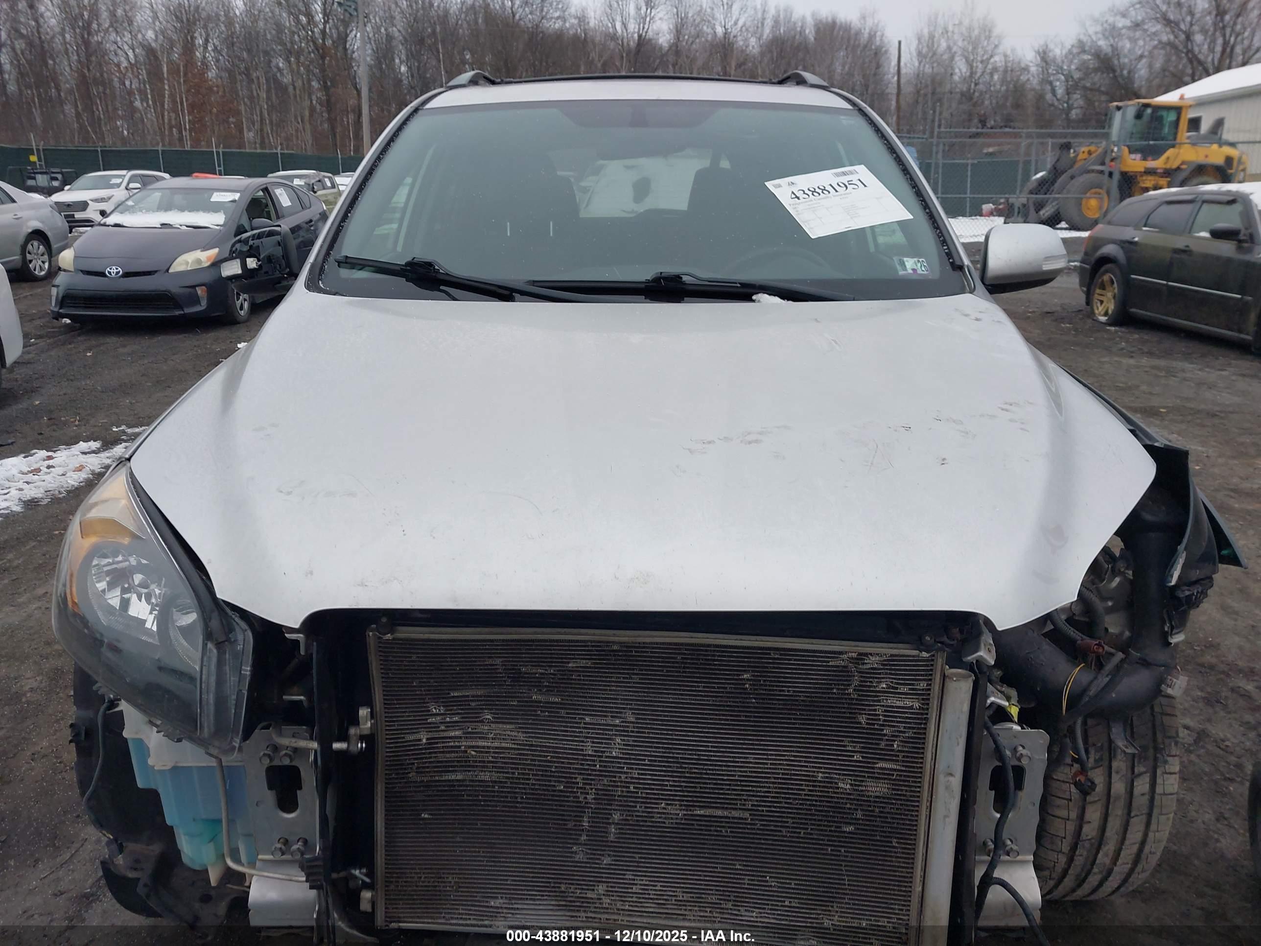 TOYOTA RAV4 image 6